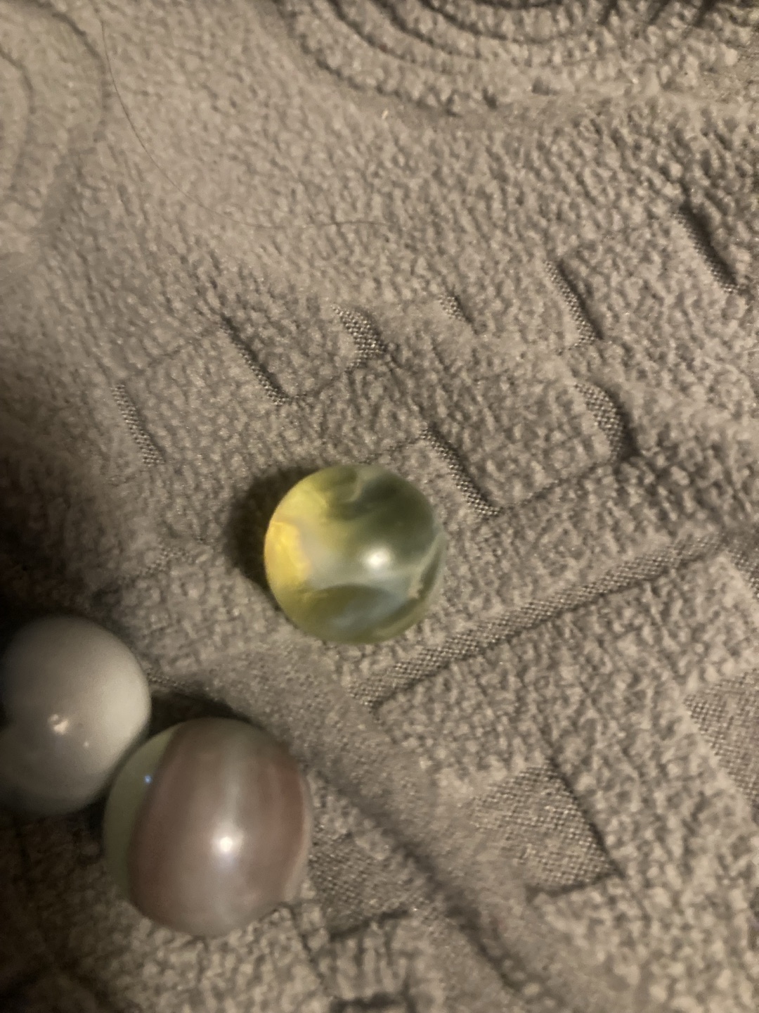 Banana Yellow Cat's Eye by Vitro Agate, identification view