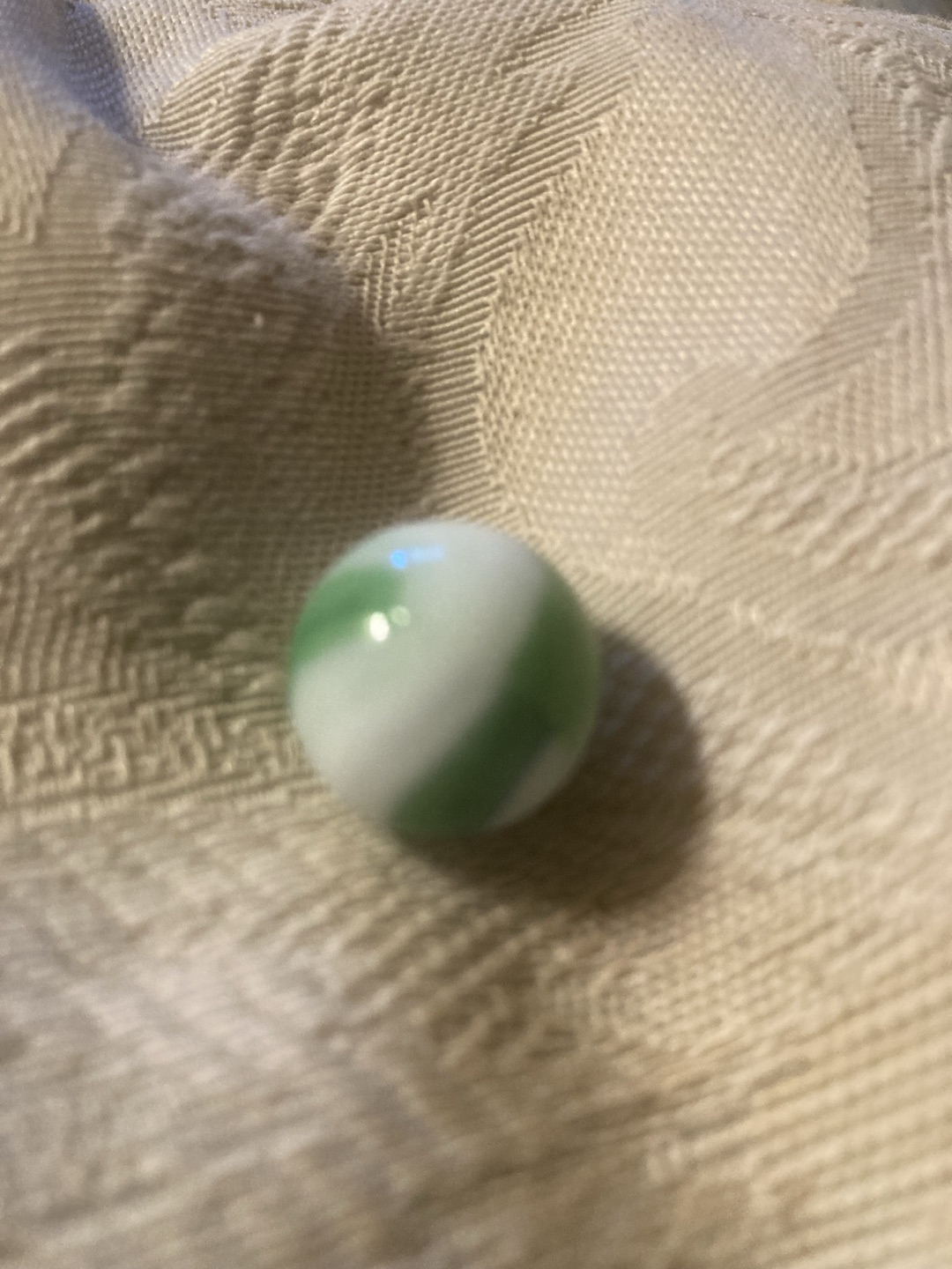 Green and White Corkscrew by Akro Agate, identification view