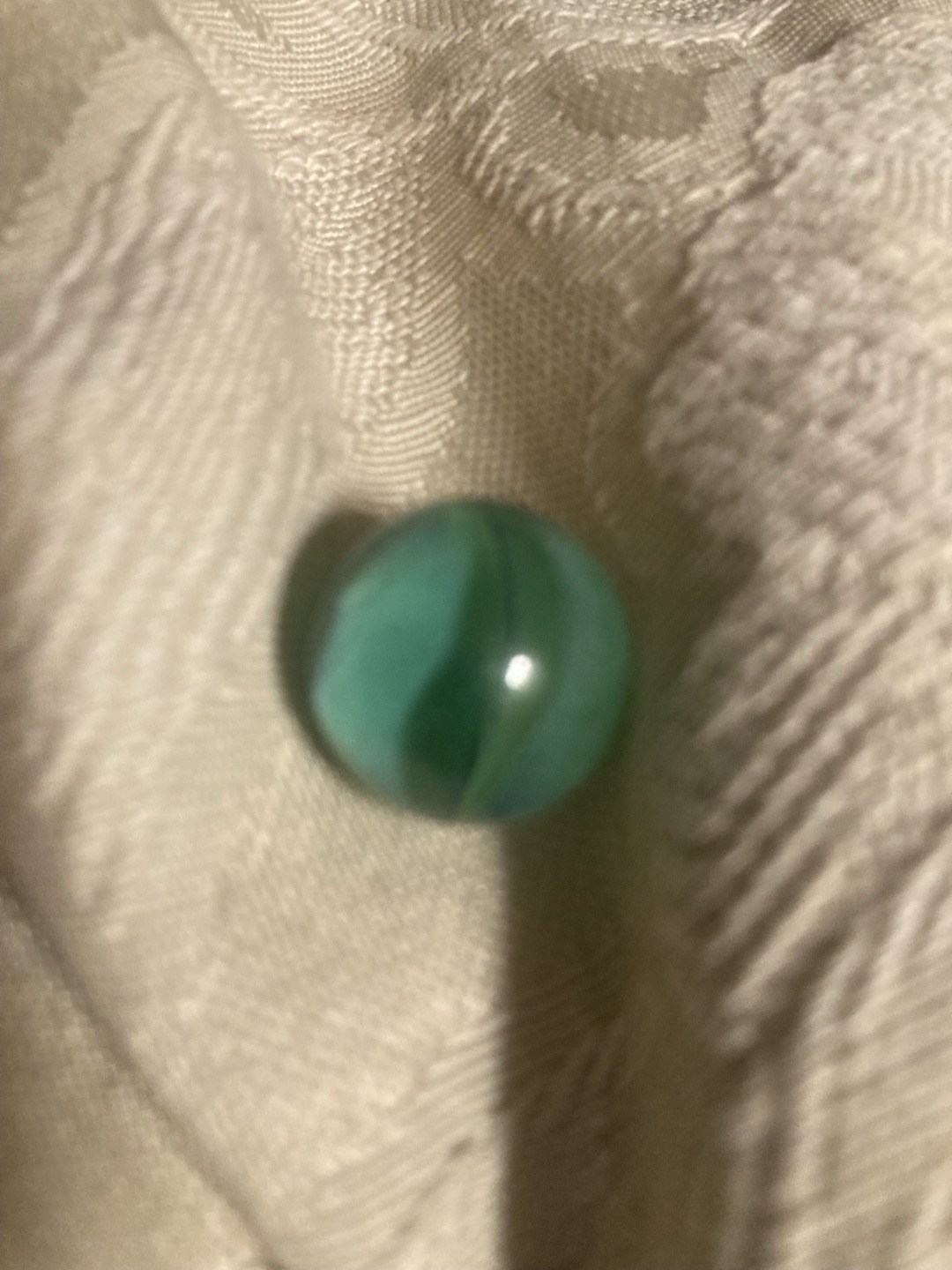 Aqua with Green Vane by Vitro Agate, identification view
