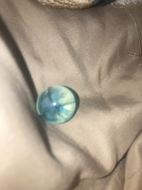 Light Blue 4-Vane Cat's Eye by Vitro Agate, identification view