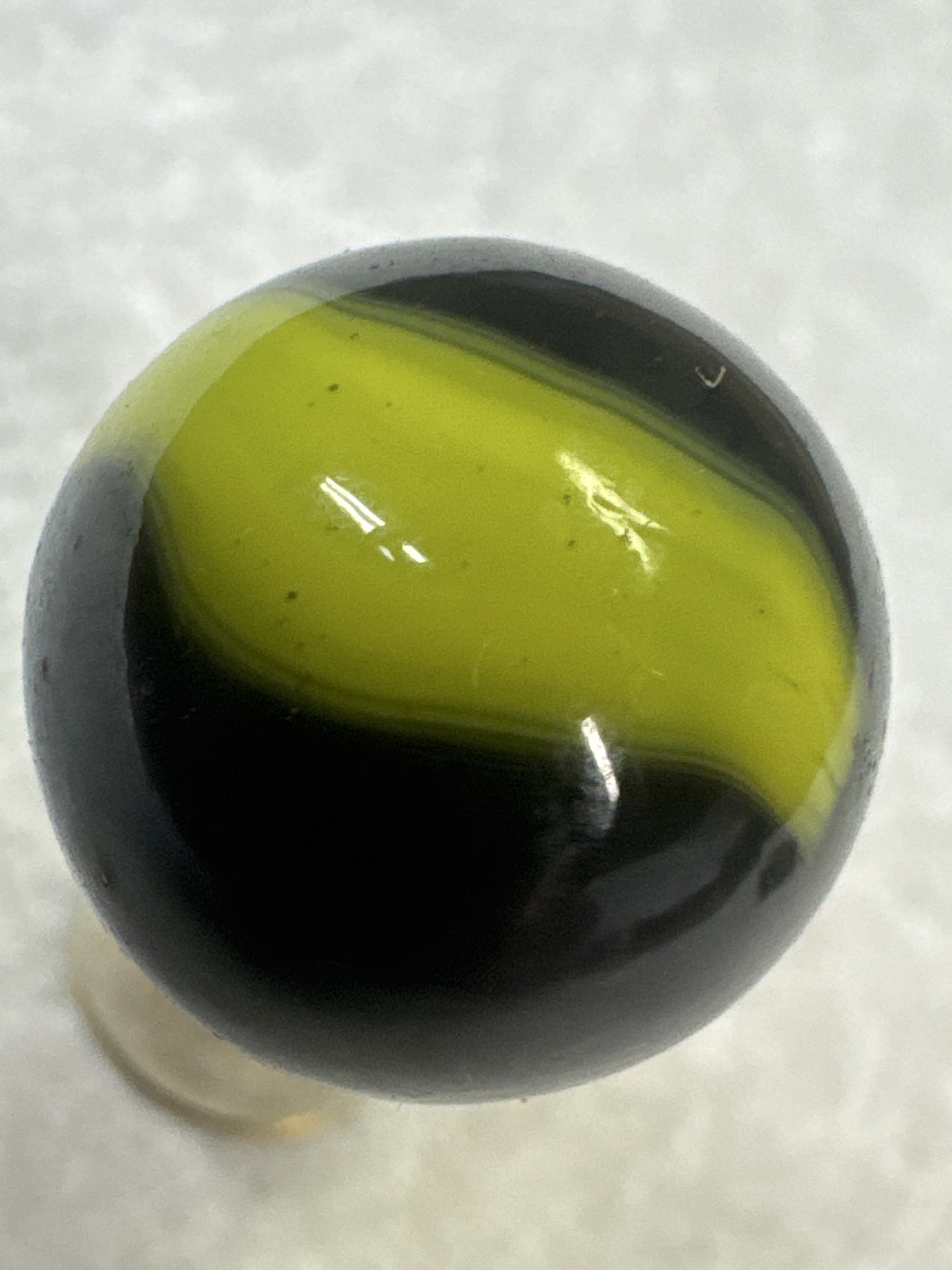 Cat's Eye by Akro Agate, identification view