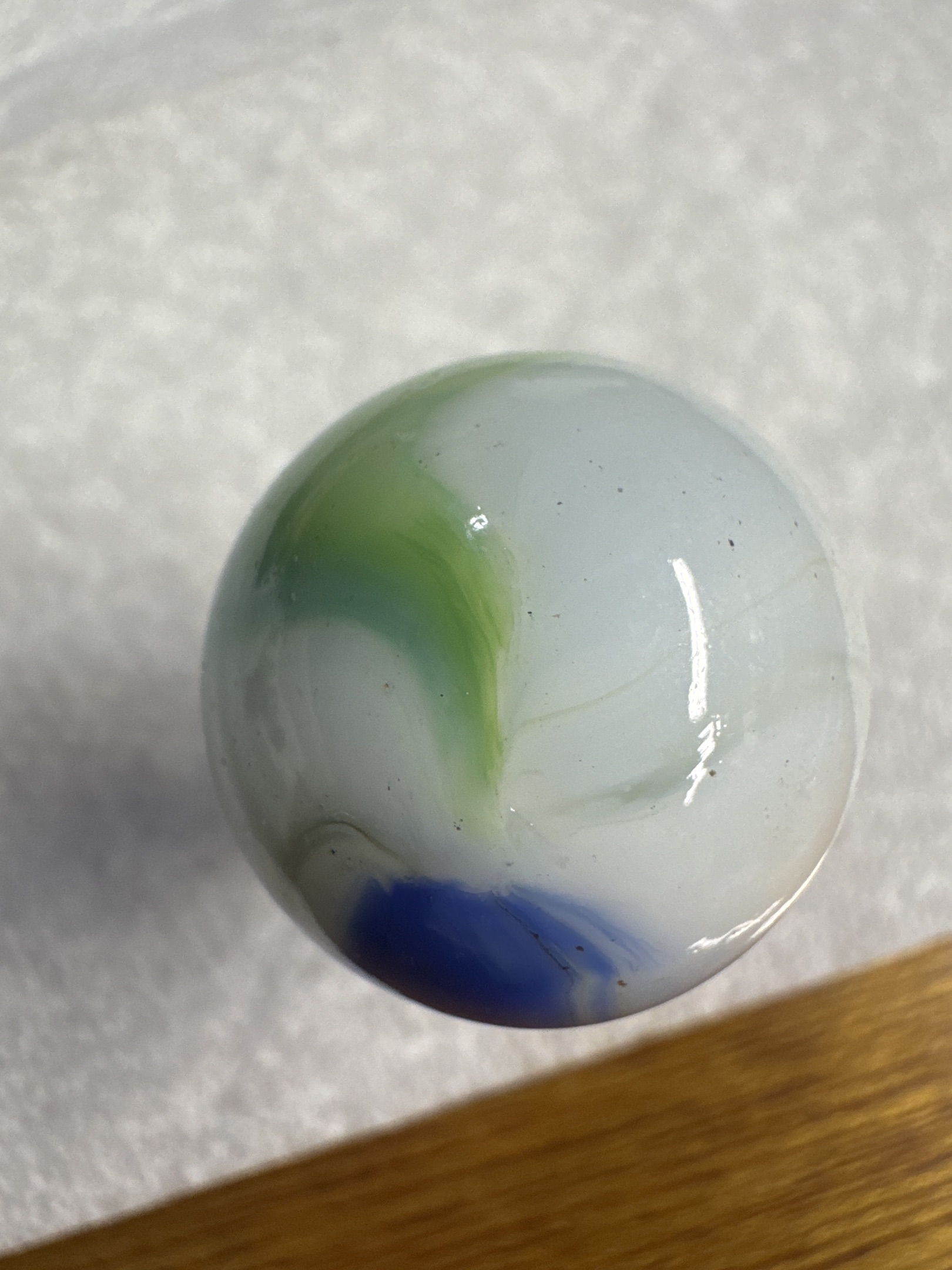 Special - Three-Color White-Based by Akro Agate, identification view