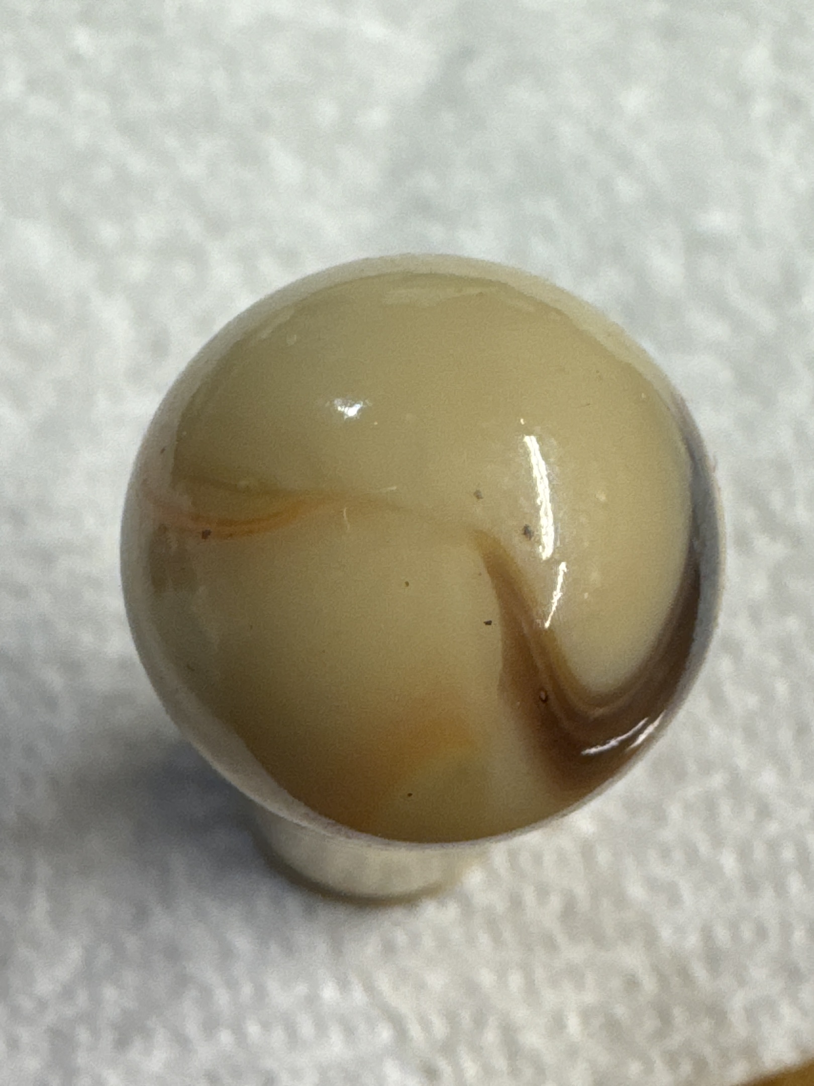 Brown Corkscrew - Caramel by Akro Agate, identification view