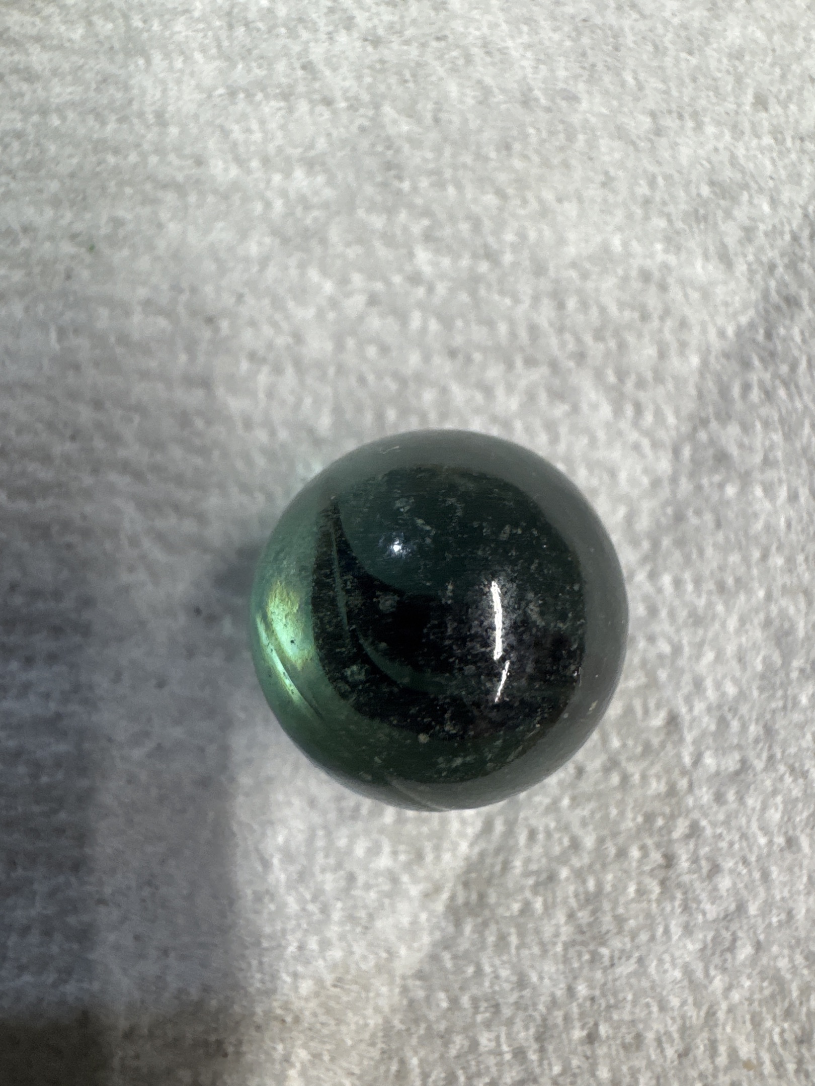 Green Cat's Eye by Vitro Agate, identification view