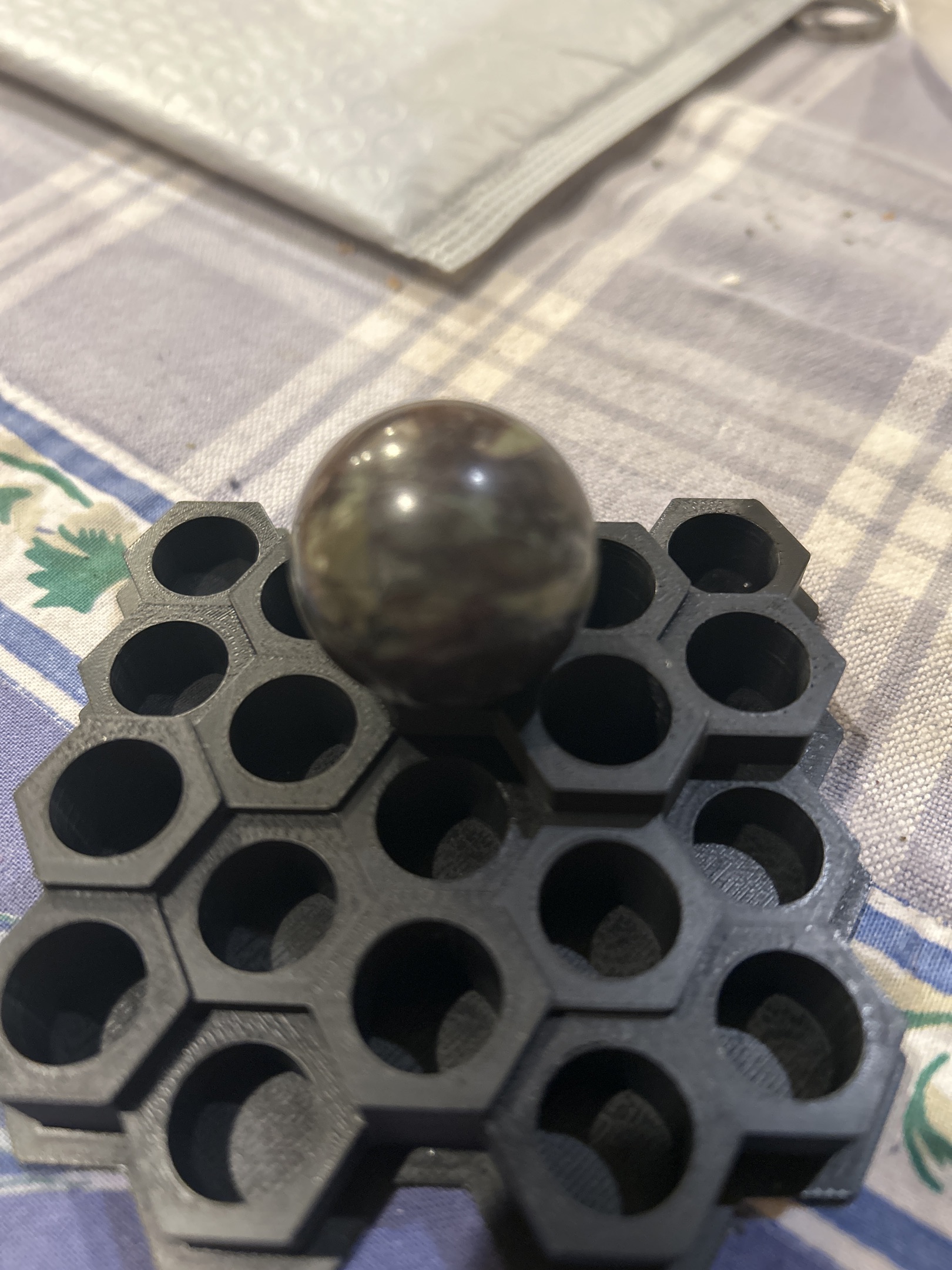 Moss Agate by Akro Agate Company, identification view