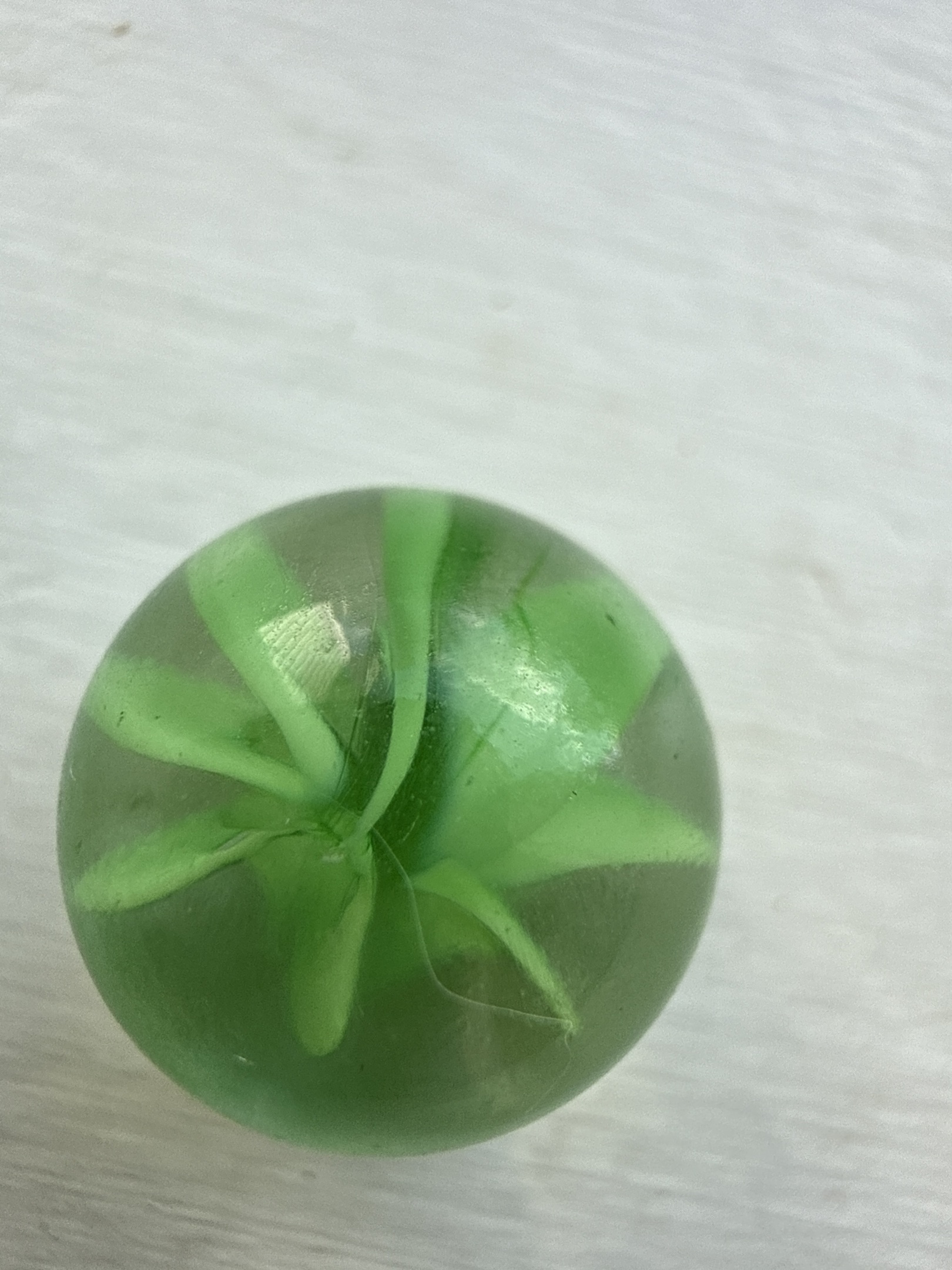 Light Green 6-Vane Spider by Imperial Toy Company, identification view