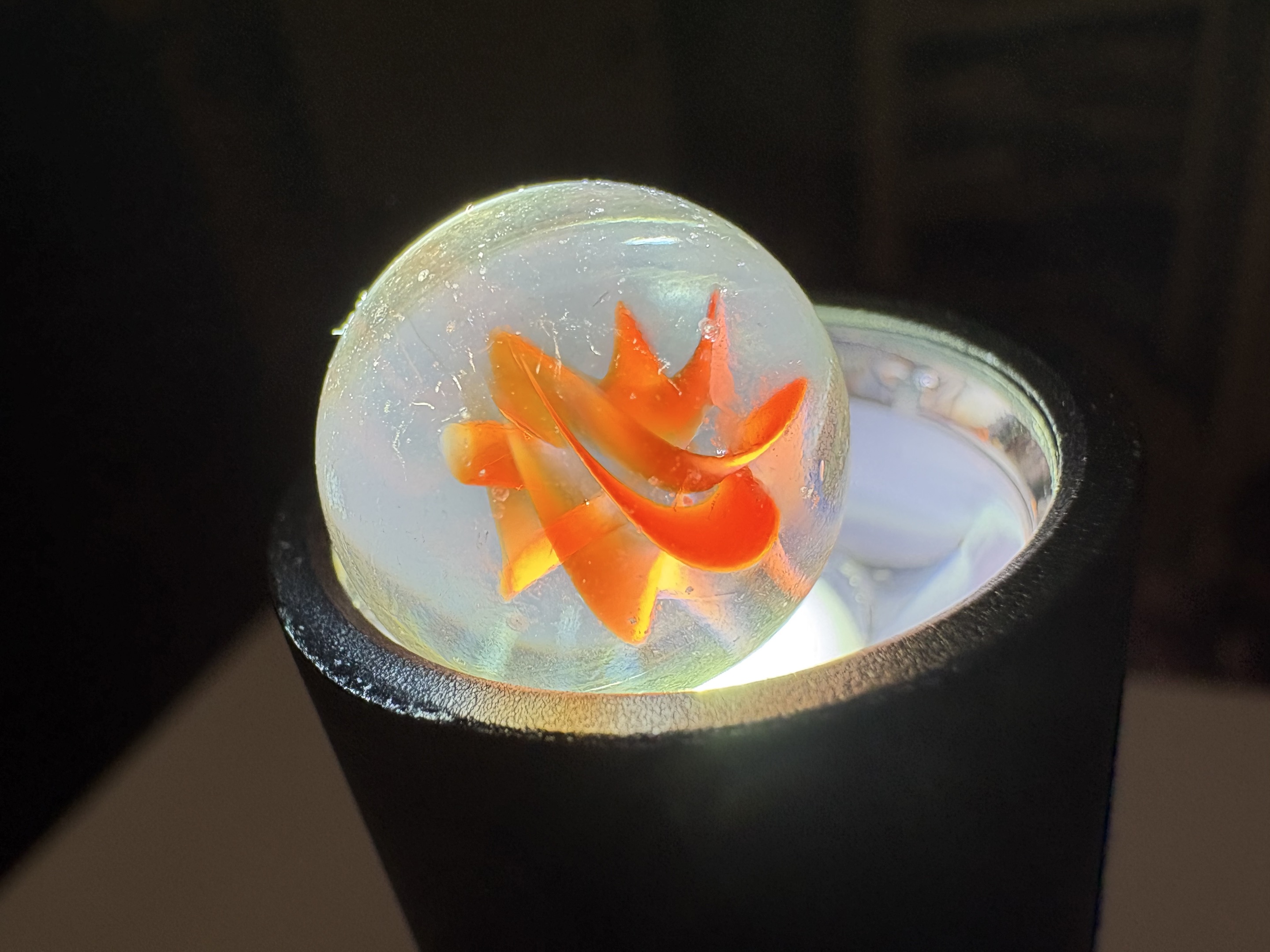 7-Vein Cage Cat's Eye by Vitro Agate Company, identification view