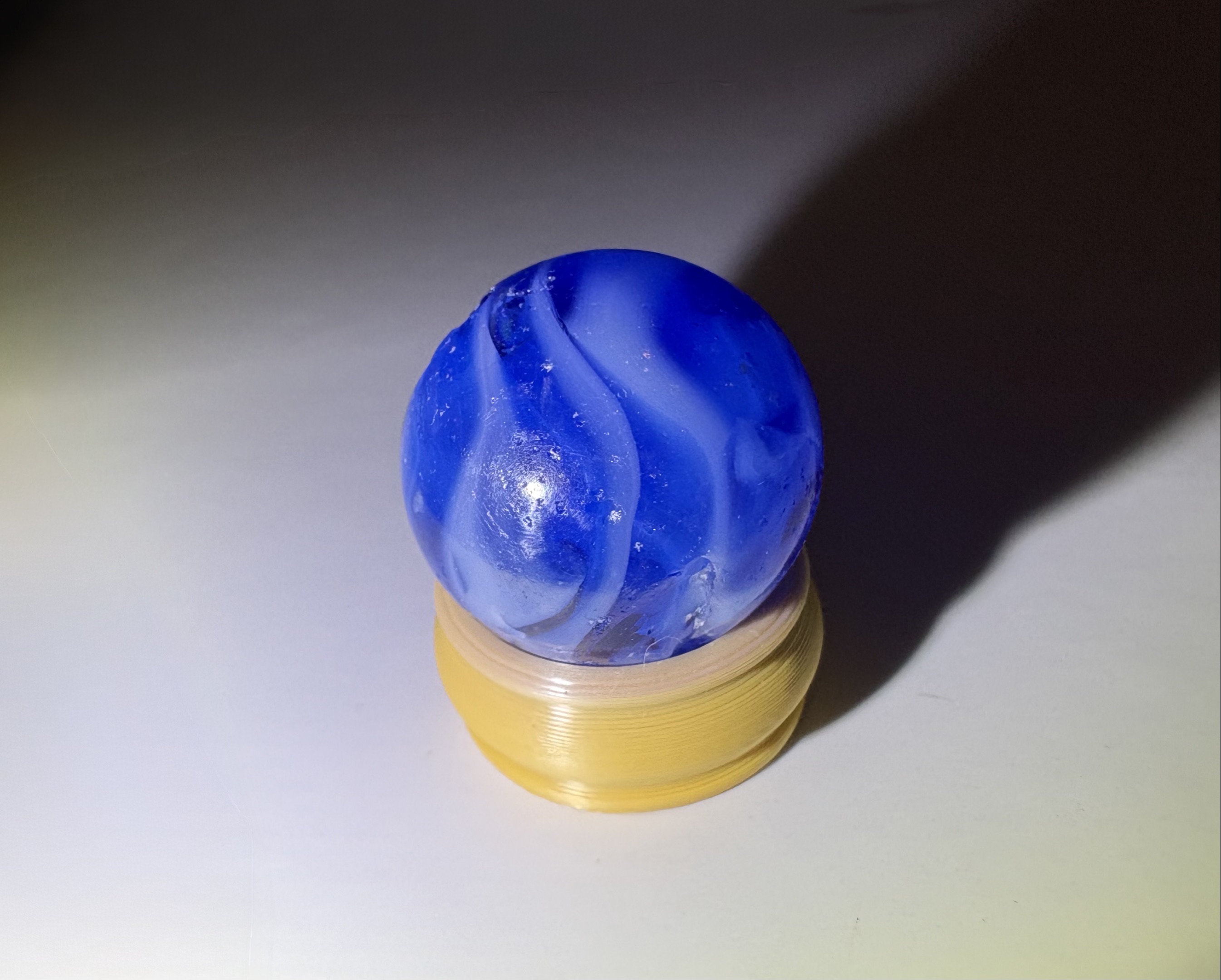 Cobalt Slag by Akro Agate Company, identification view