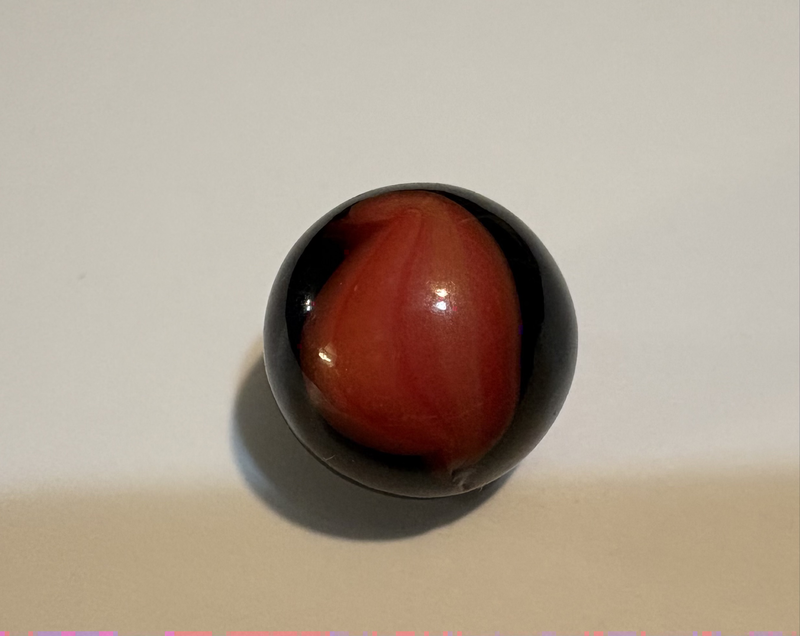 Bloodie by Akro Agate Company, identification view