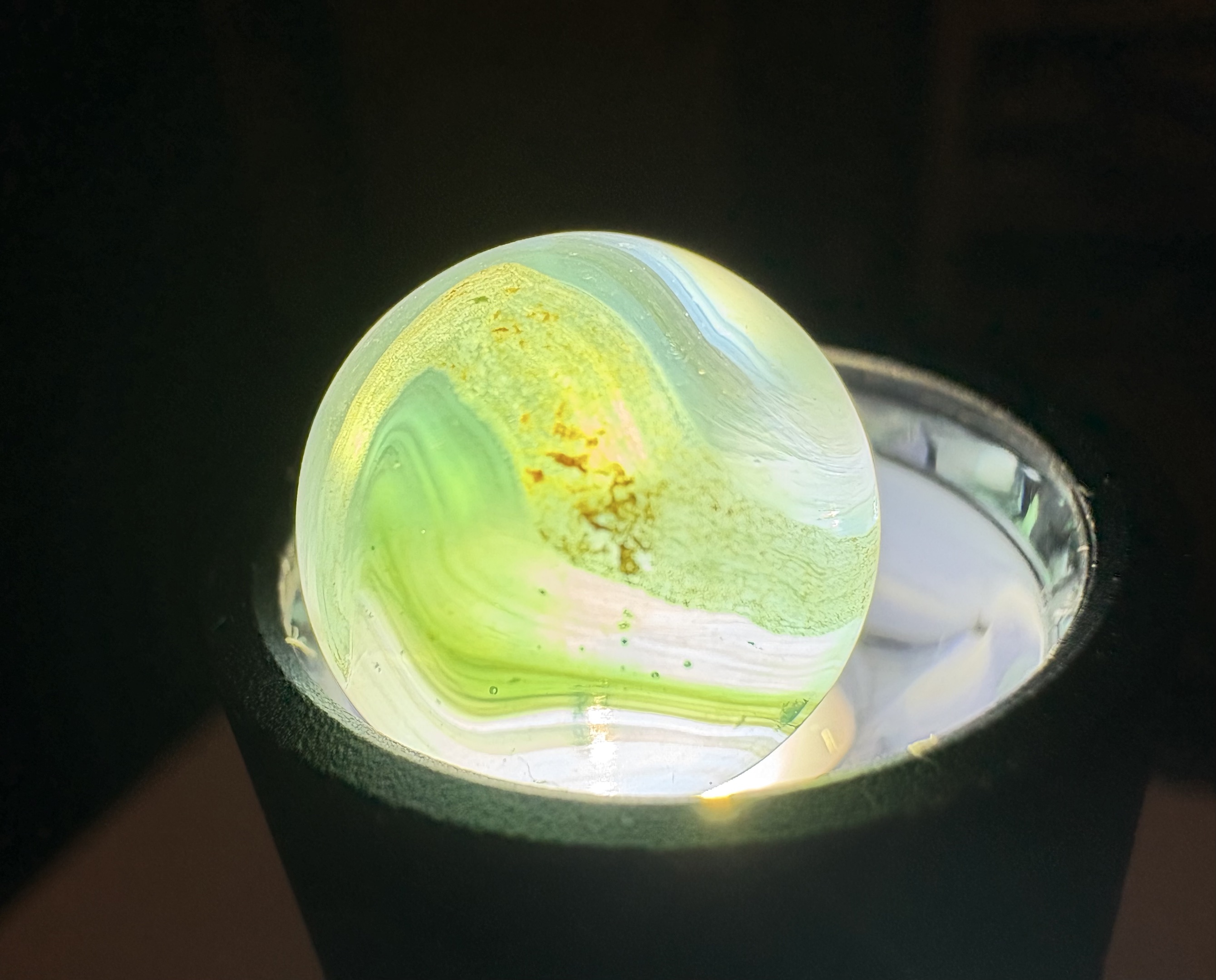 Vitro Agate Conqueror by Vitro Agate Company, identification view