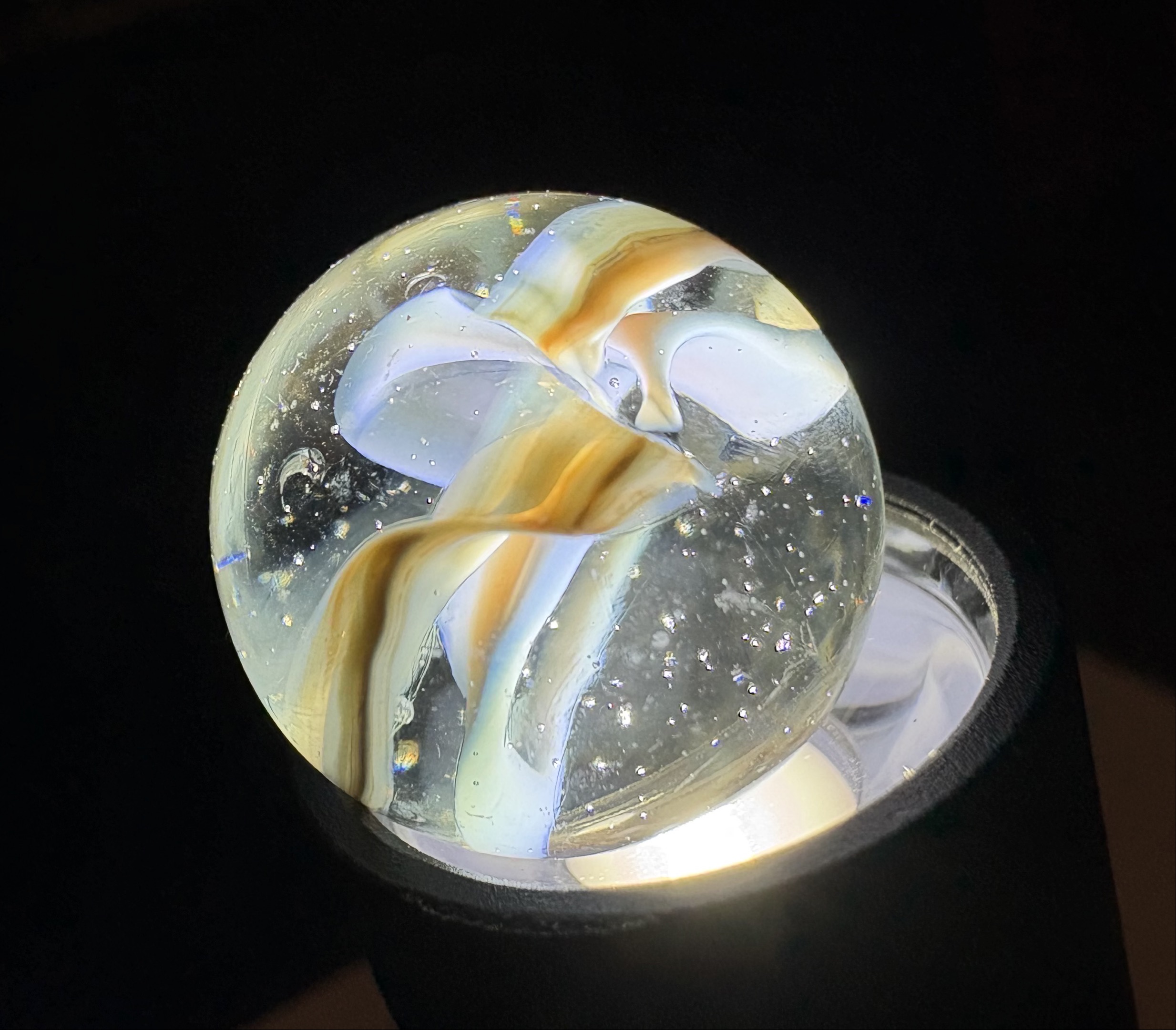 Vitro Caged Cat's Eye Hybrid by Vitro Agate Company, identification view