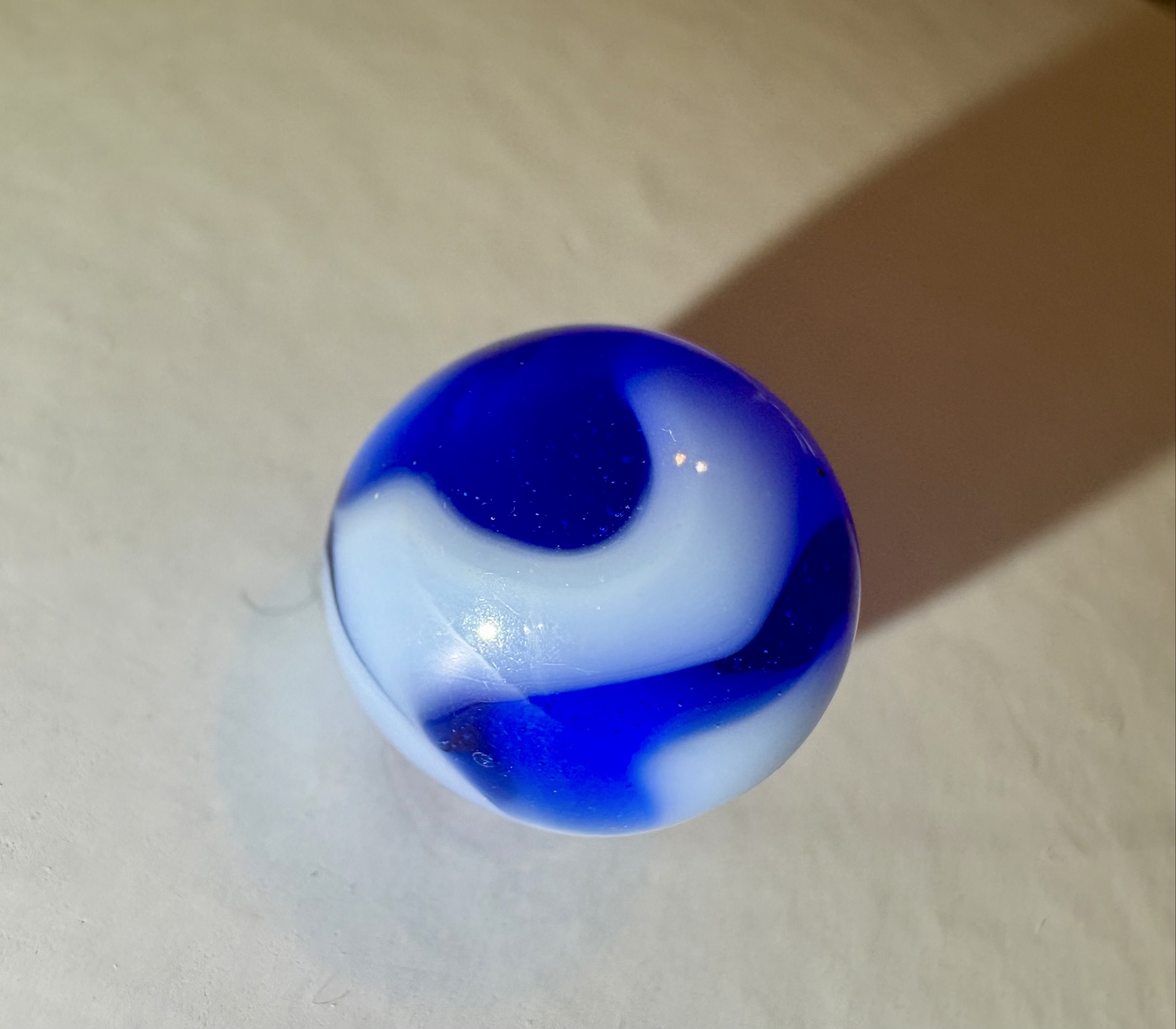 Cobalt Slag by Akro Agate Company, identification view