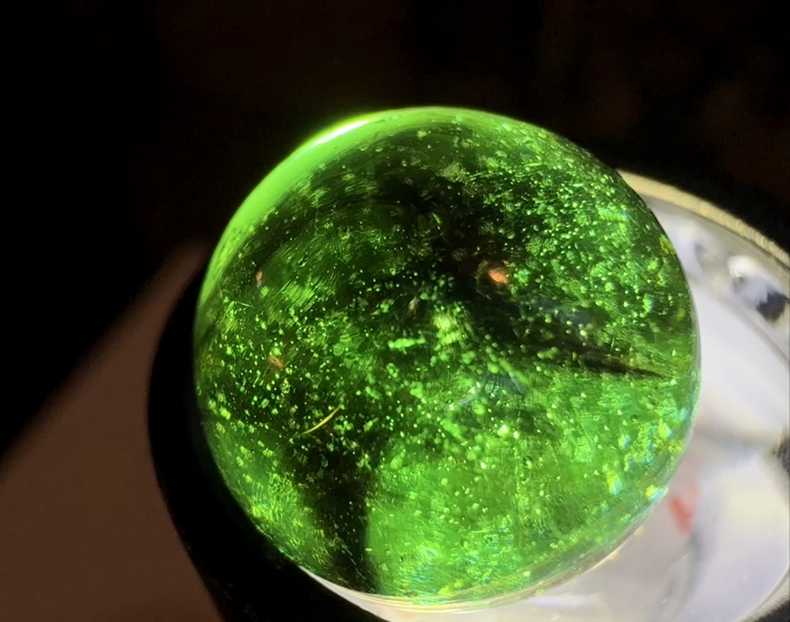 Black Wisp by Peltier Glass Company, identification view
