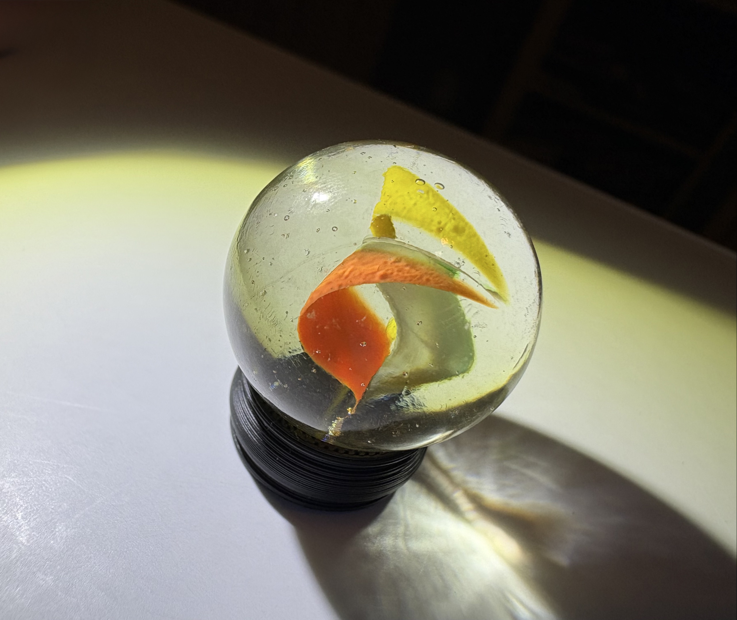 Tri-Lite Cat's Eye by Vitro Agate Company, identification view