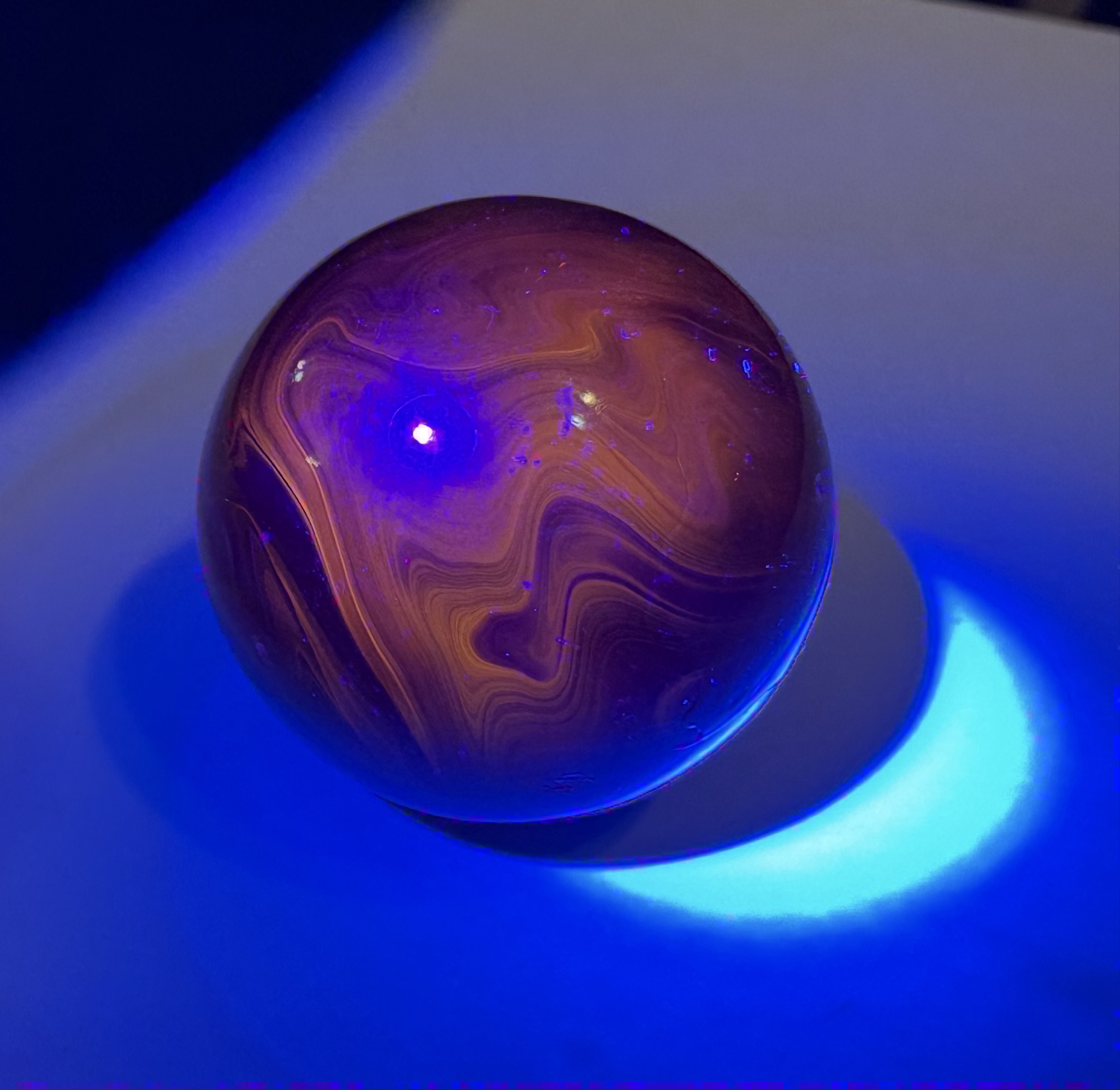 Modern UV Red Swirl by Jabo-Vitro, identification view