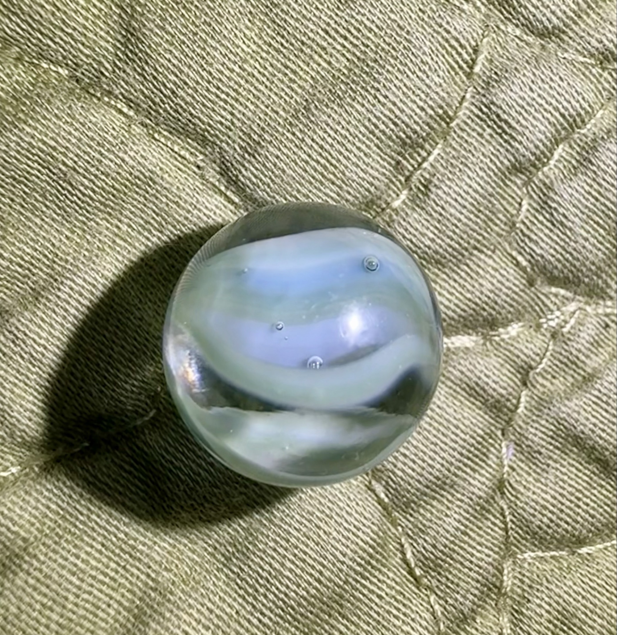 Vitro Agate Hybrid Five-Vein Cat's Eye by Vitro Agate Company, identification view