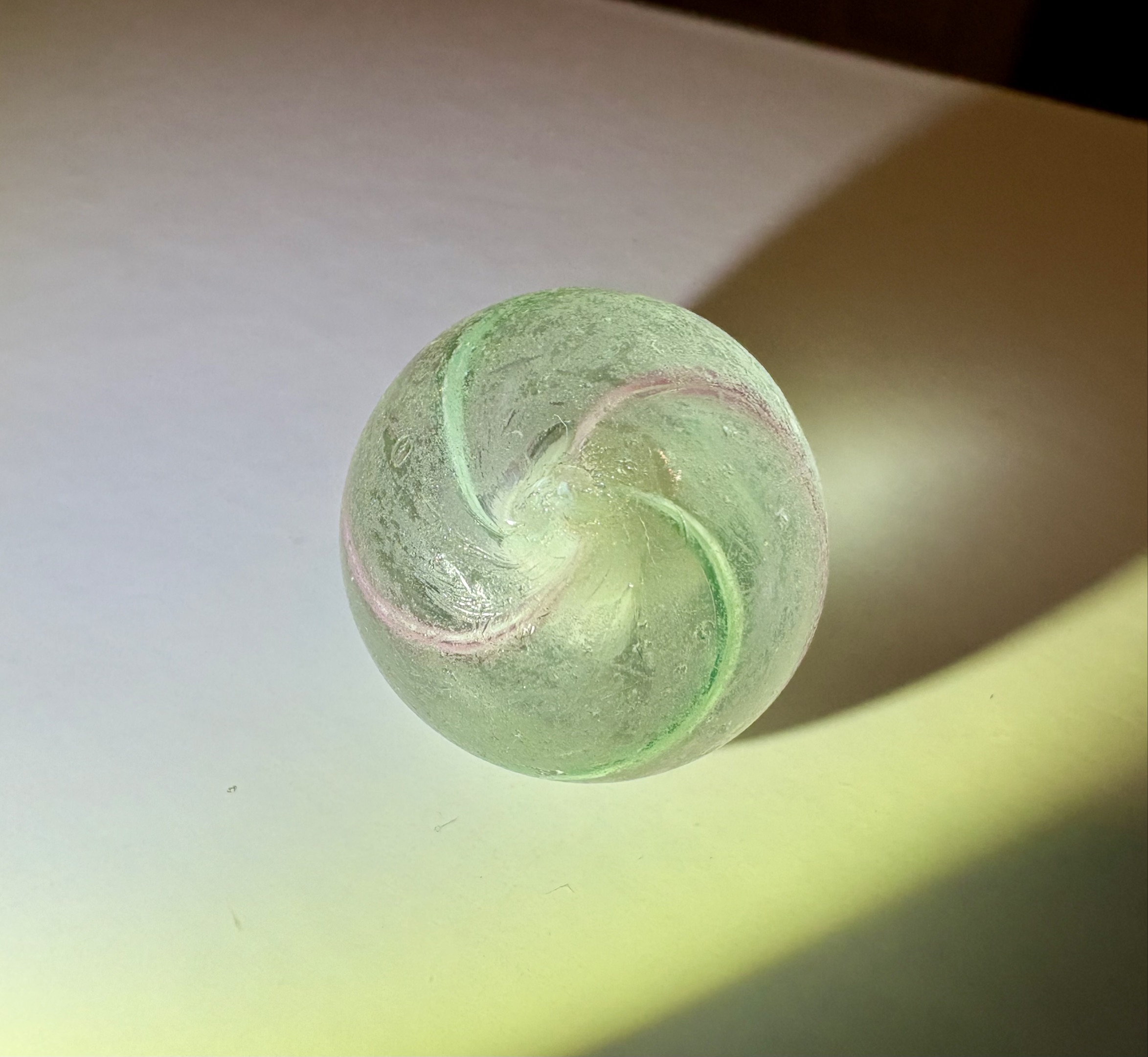 Ribbon Core Swirl by German Glassworks (Lauscha Region), identification view