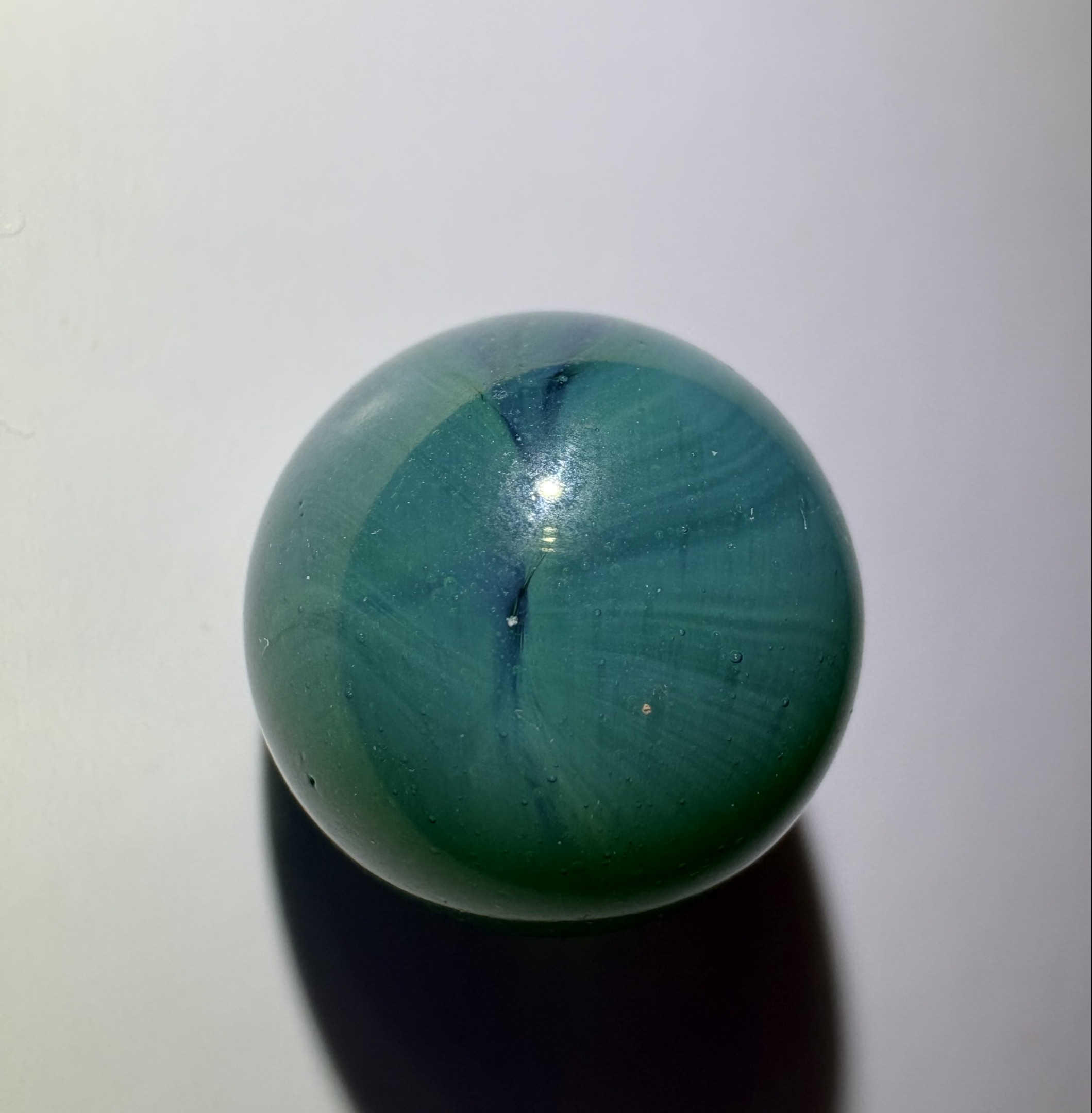 Seeded Teal Swirl by Akro Agate Company, identification view