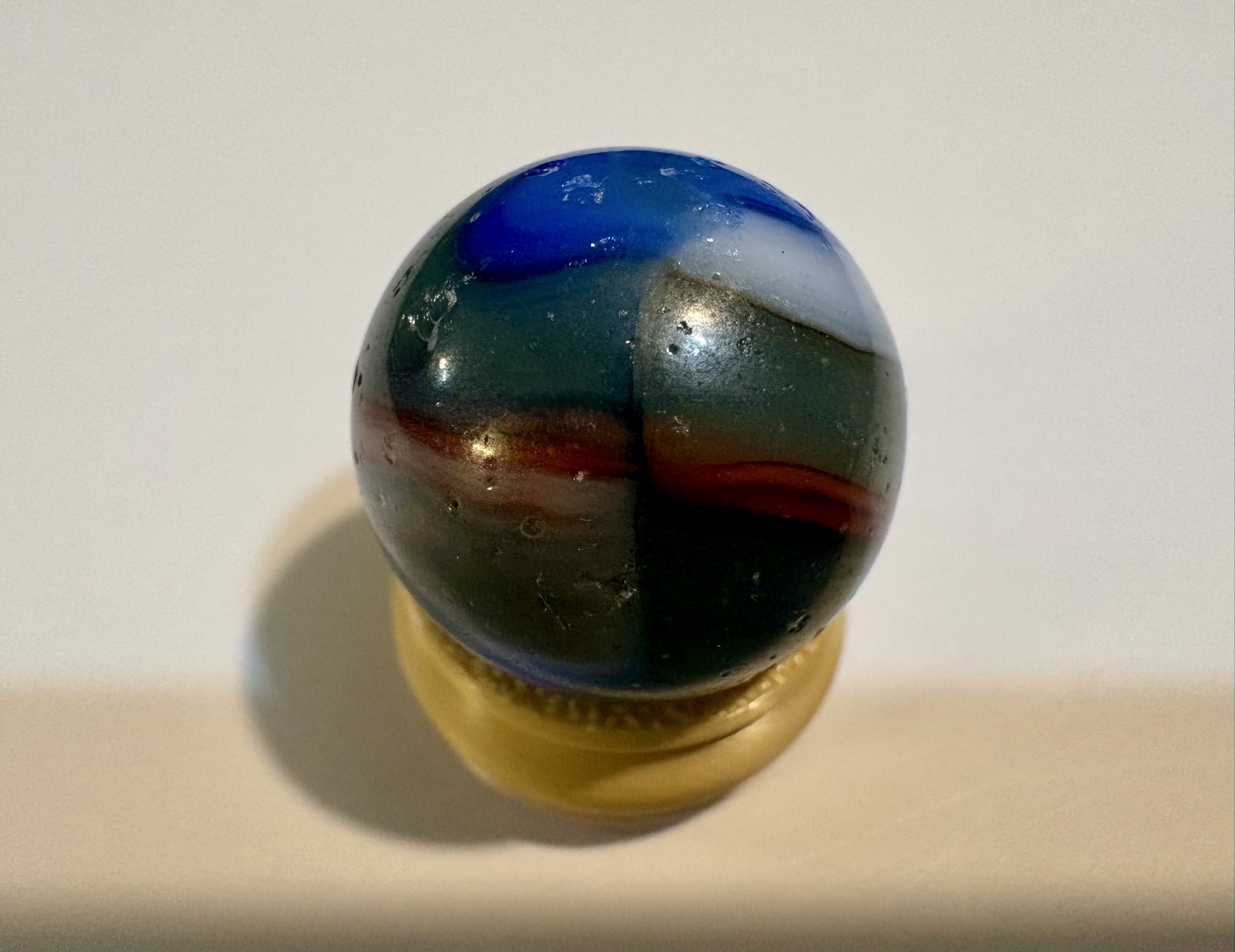Peltier Rainbo Hermaphrodite by Peltier Glass Company, identification view