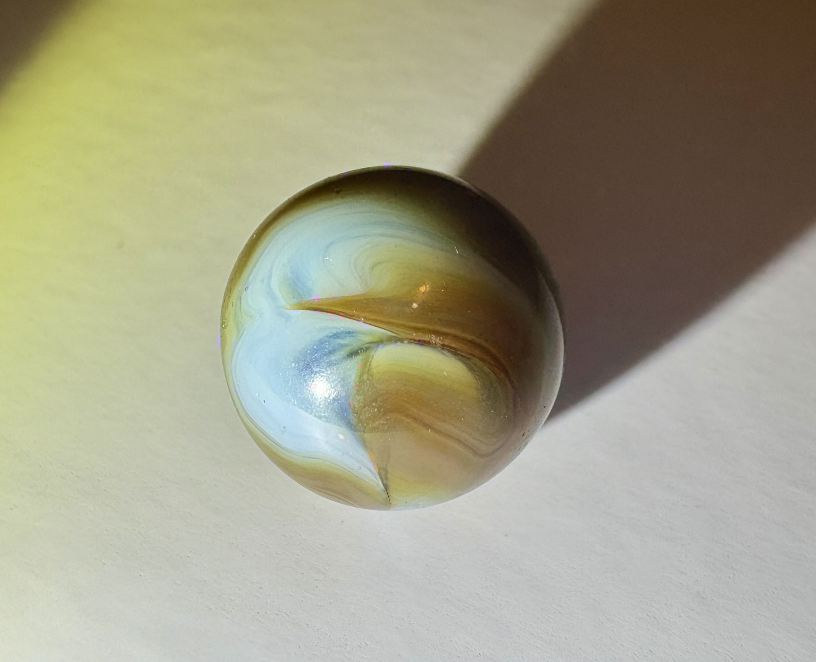 Akro Agate Moss Agate by Akro Agate Company, identification view