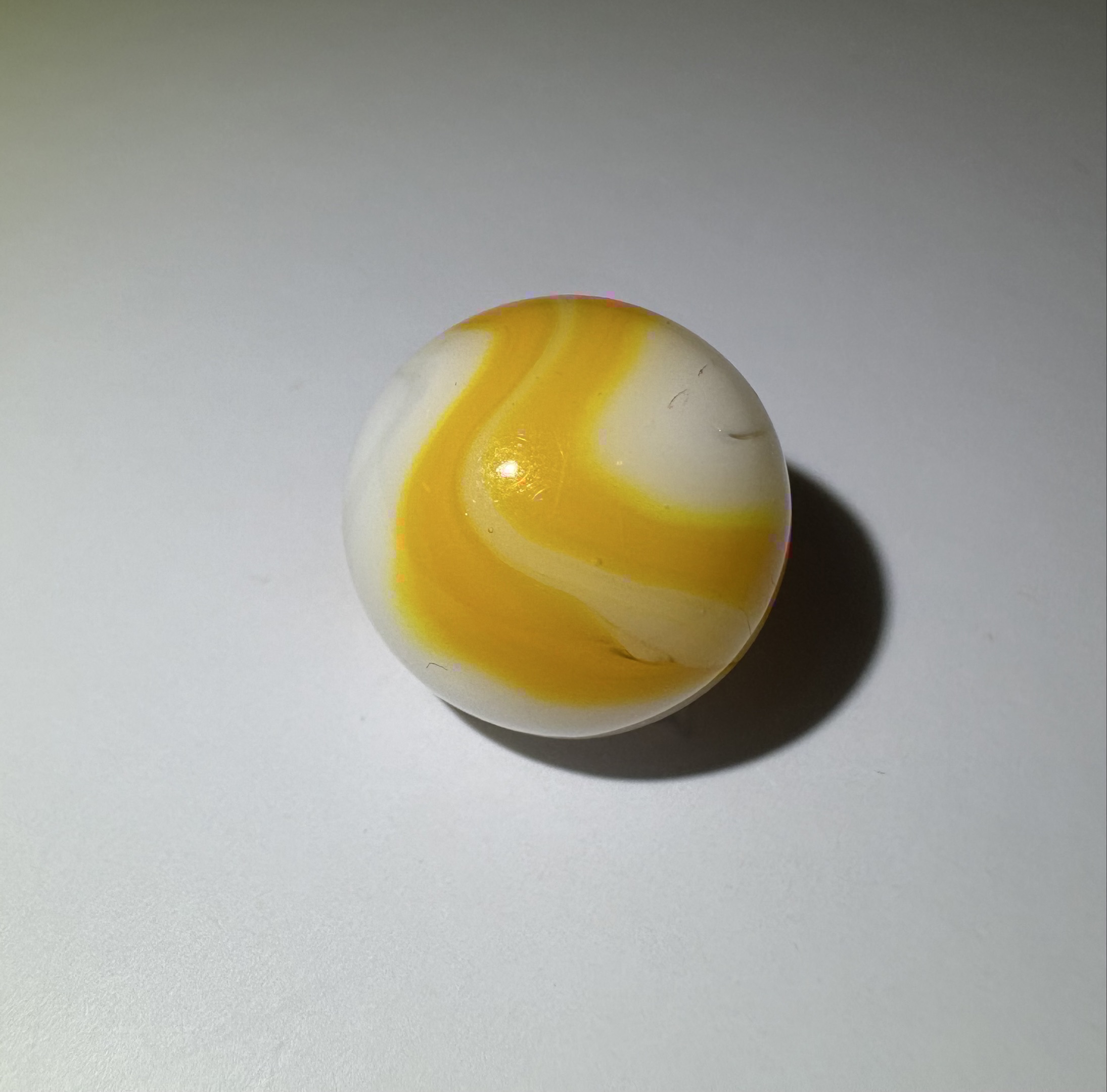 Alley Agate Yellow and White Swirl by Alley Agate Company, identification view