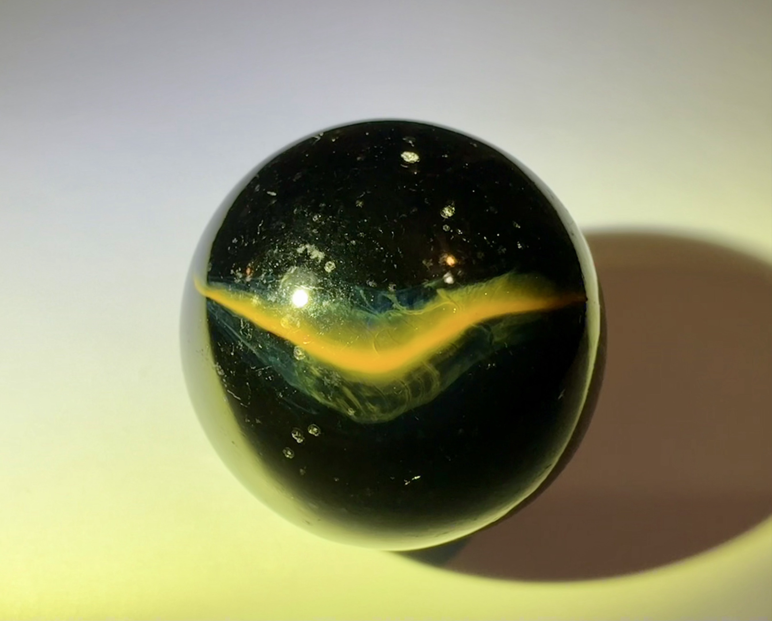 Black Cat (Shooter) by Vitro Agate Company, identification view