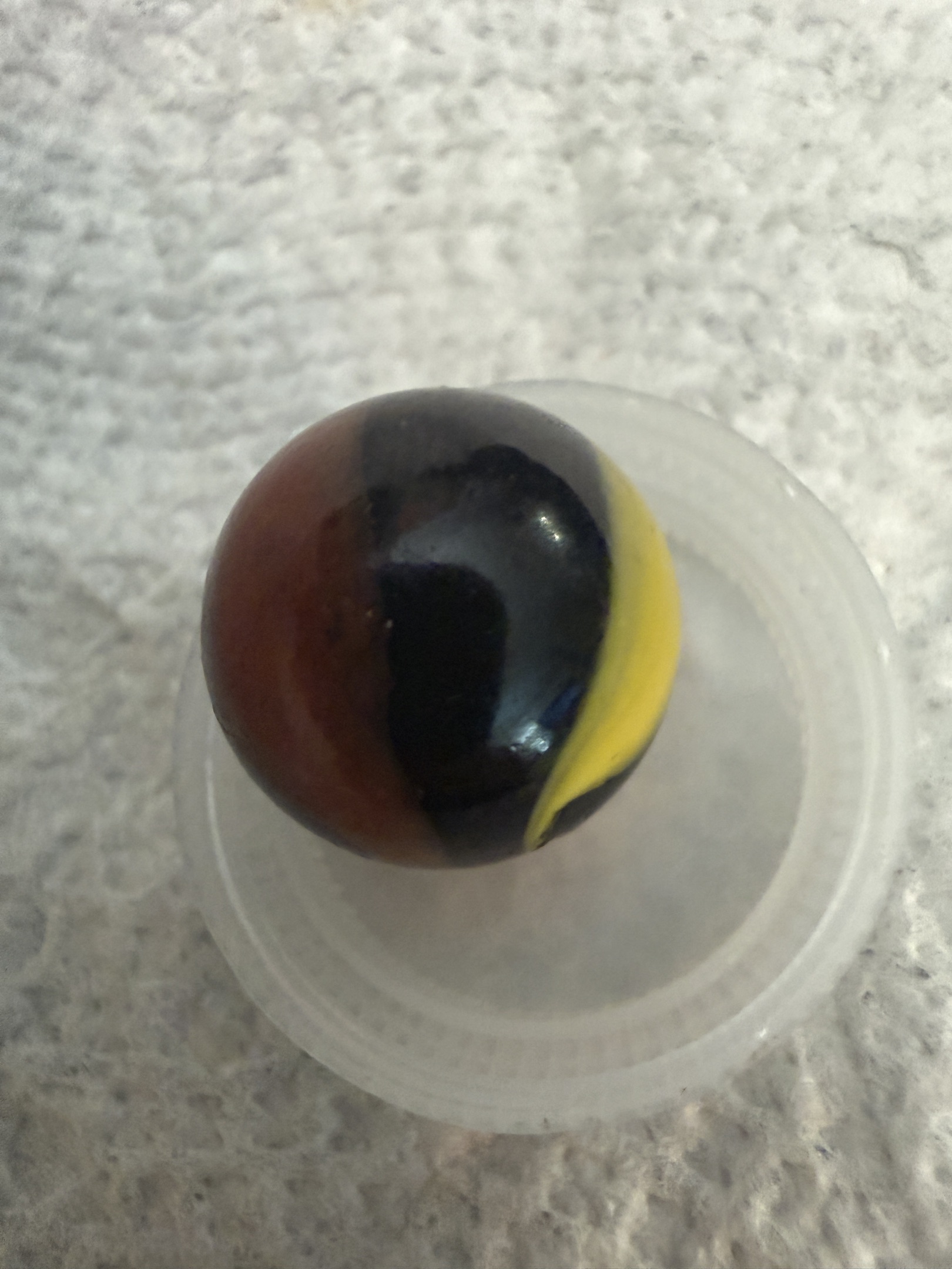 Bumblebee Special by Akro Agate, identification view