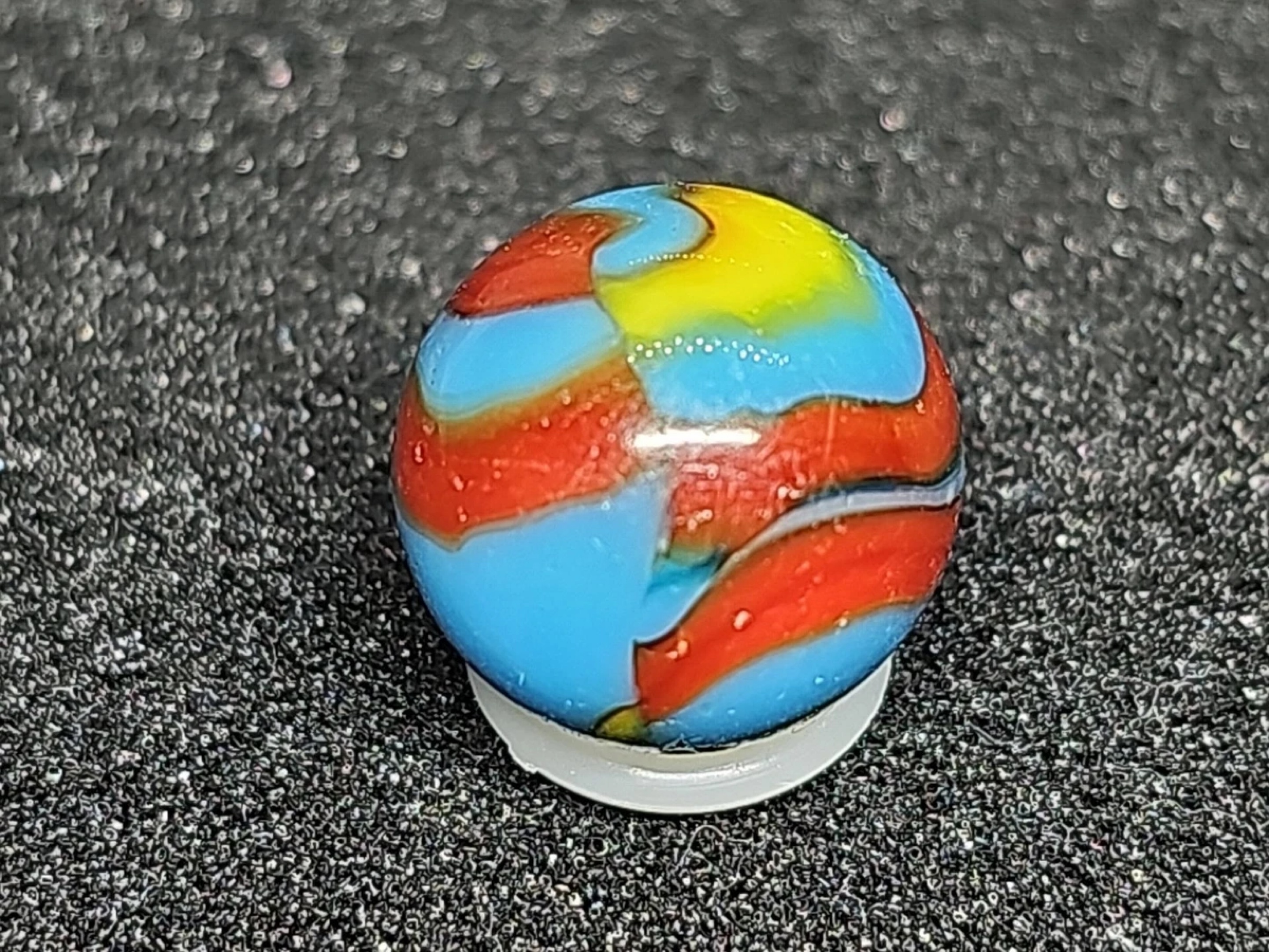 Superman by Akro Agate Company, identification view