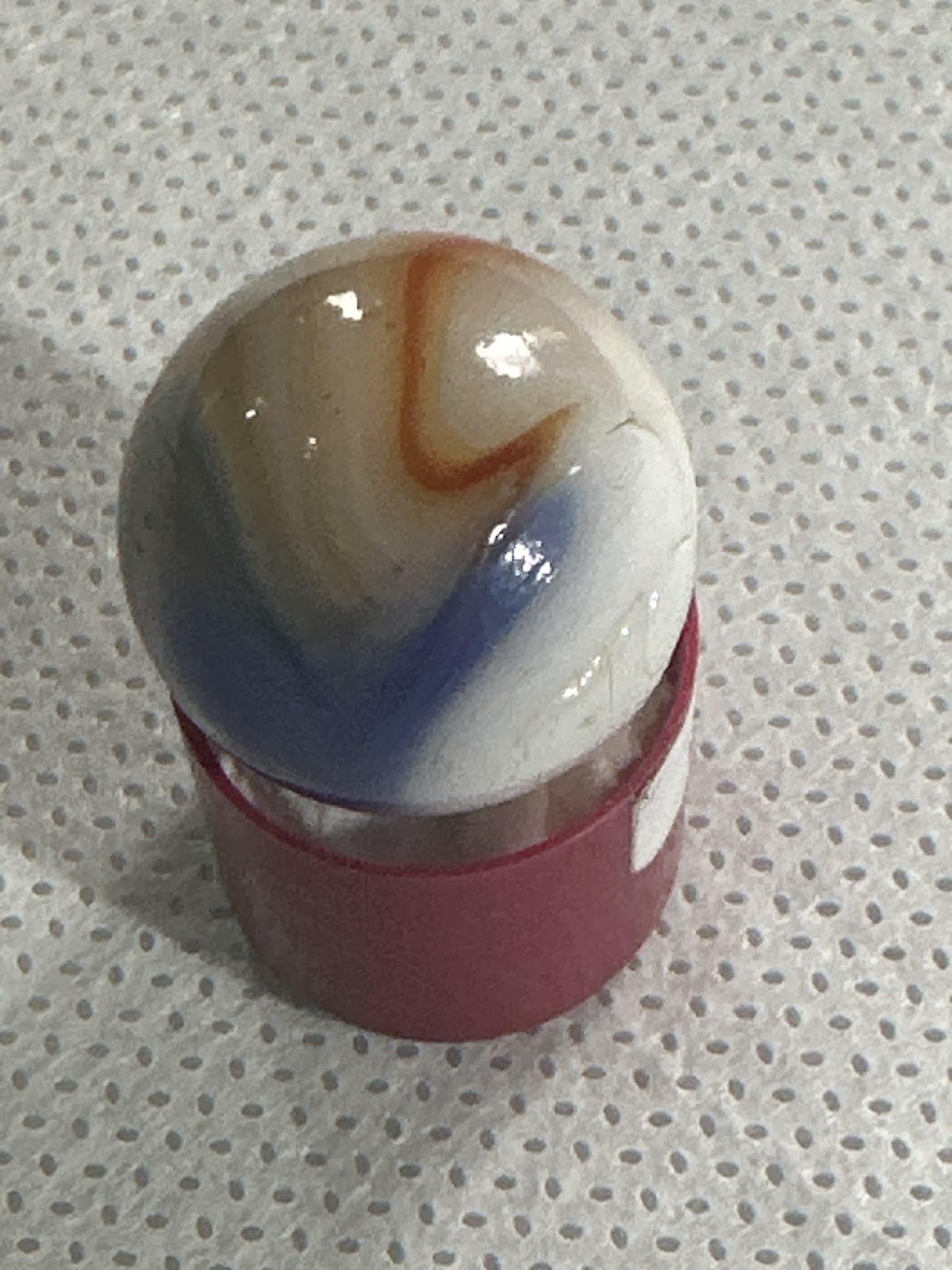Red and Blue Conqueror by Vitro Agate Company, identification view