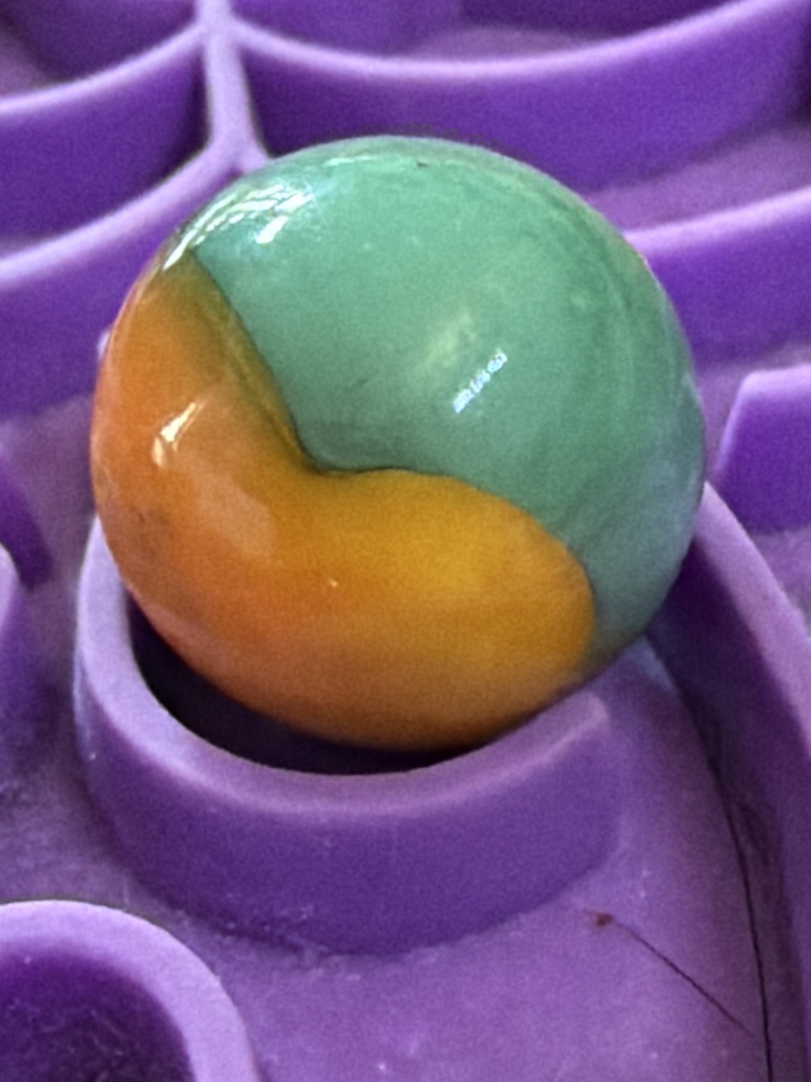 Helmet Patch - Orange and Green by Vitro Agate, identification view