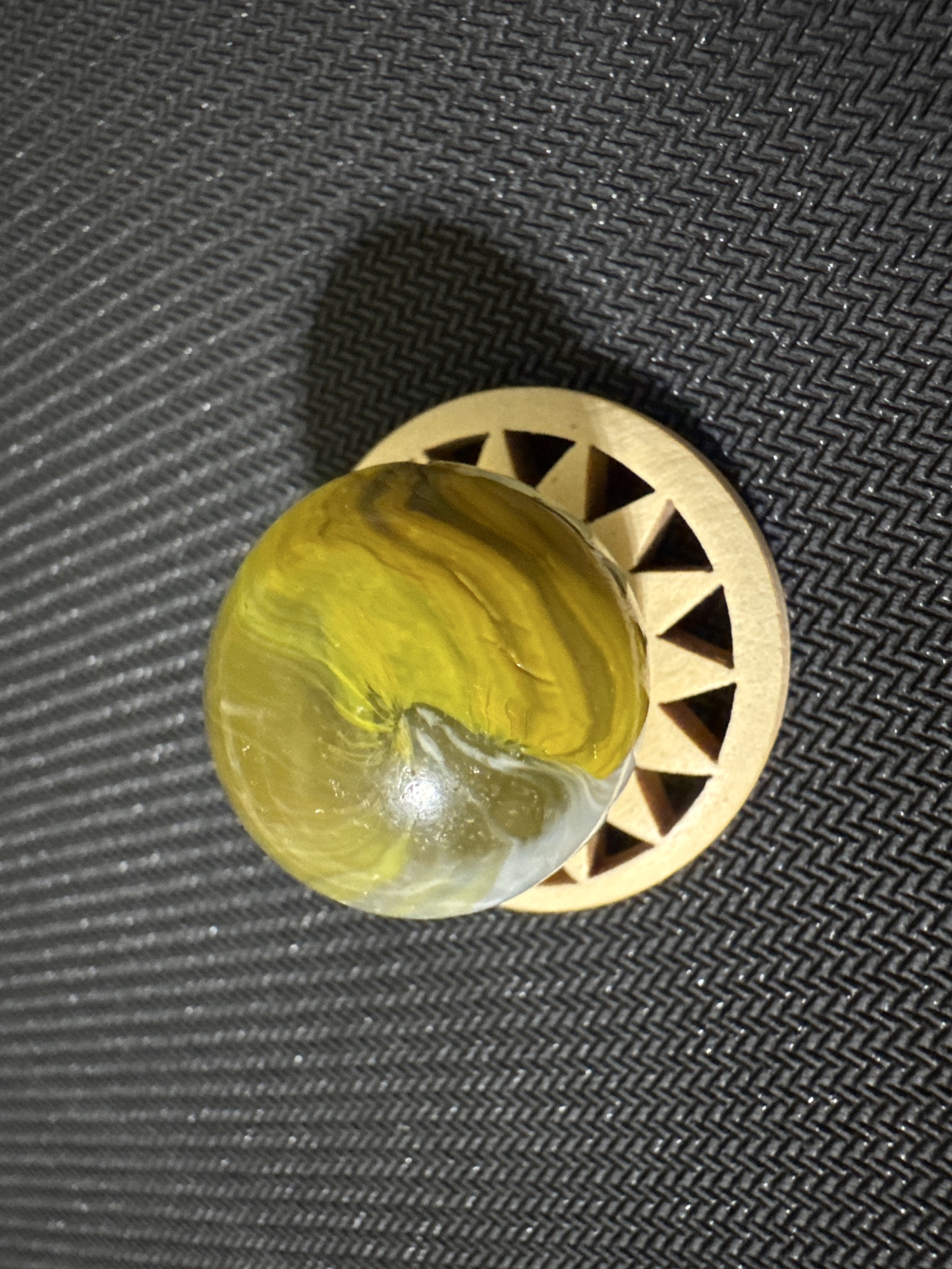 Lemonade by Akro Agate Company, identification view