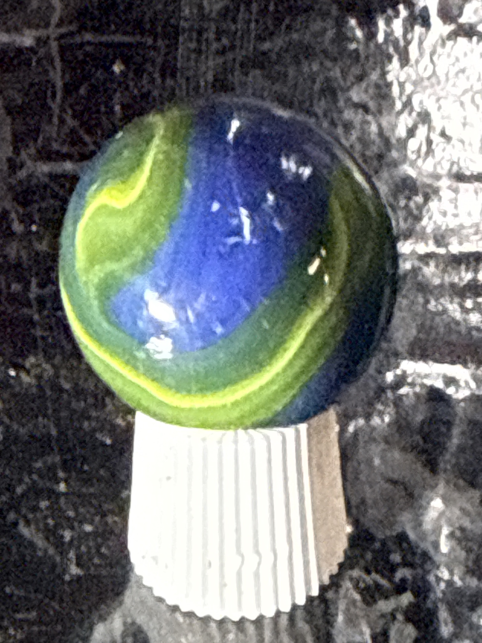 Blue and Lime Green Corkscrew Special Shooter by Akro Agate, identification view