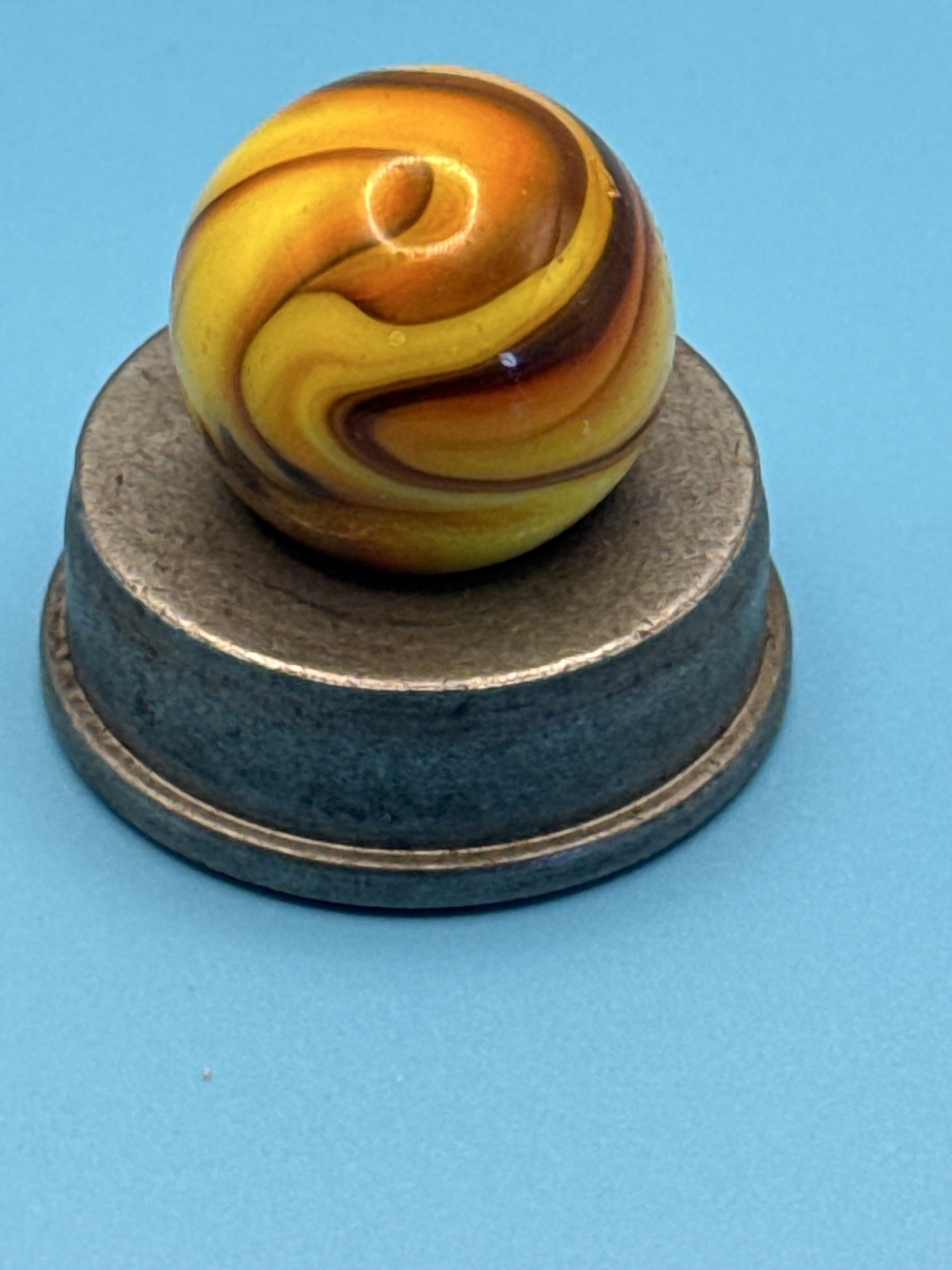 Brown and Yellow Special - Egg Yolk Special by Akro Agate, identification view