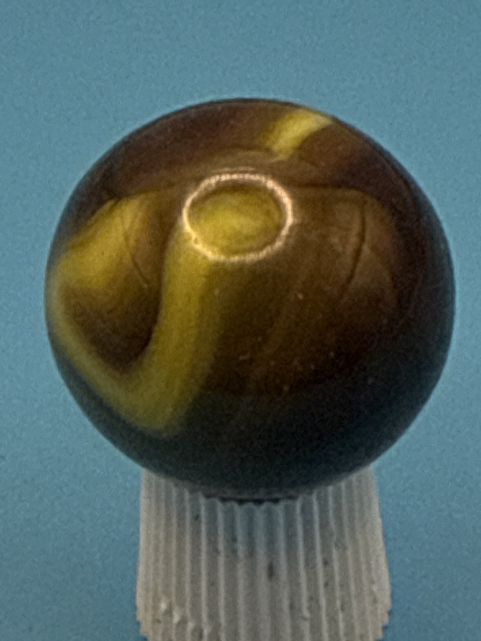 Brown and Yellow Corkscrew - Bumblebee by Akro Agate, identification view