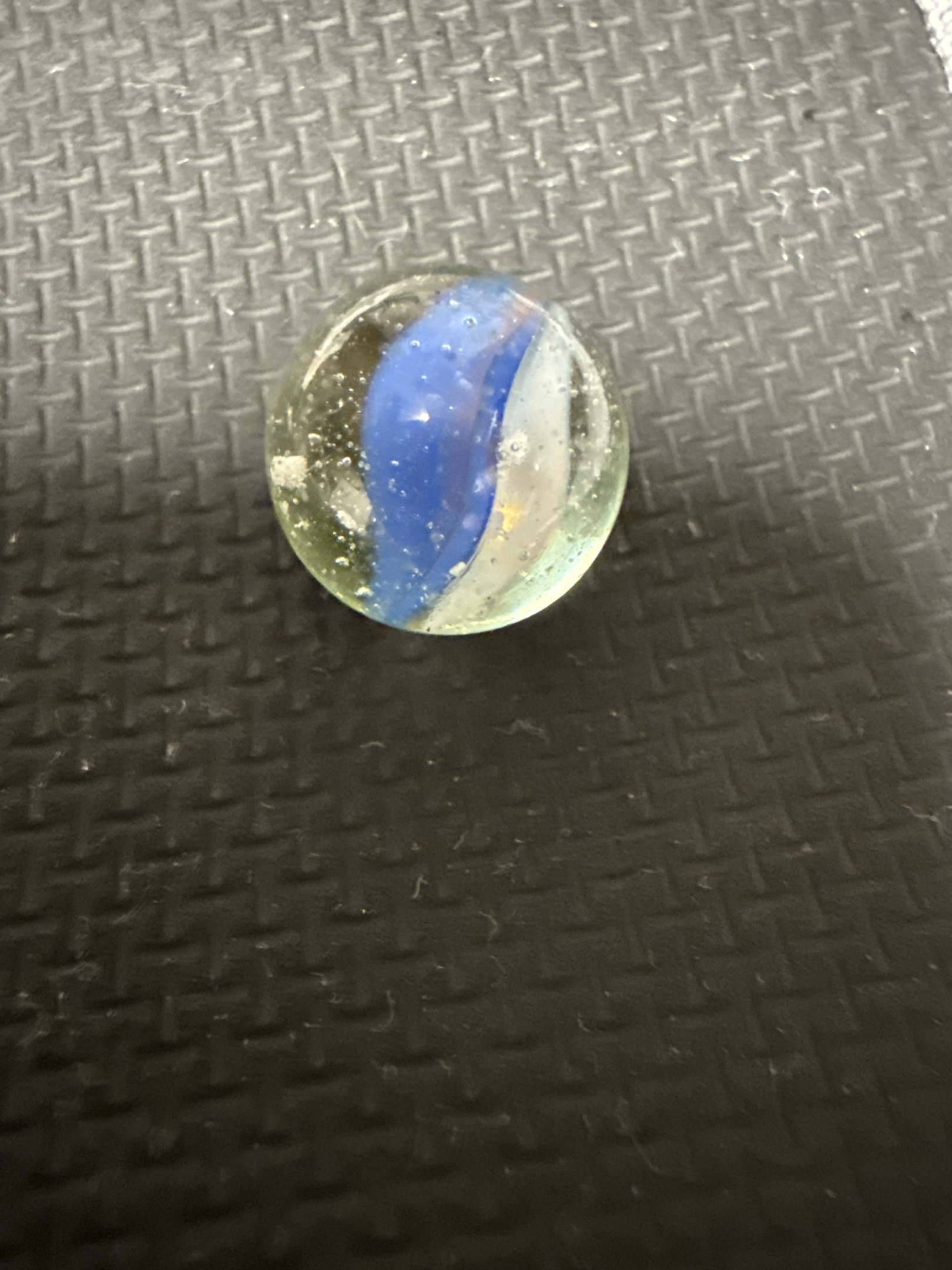 Tri-Lite Cat's Eye by Vitro Agate Company, identification view