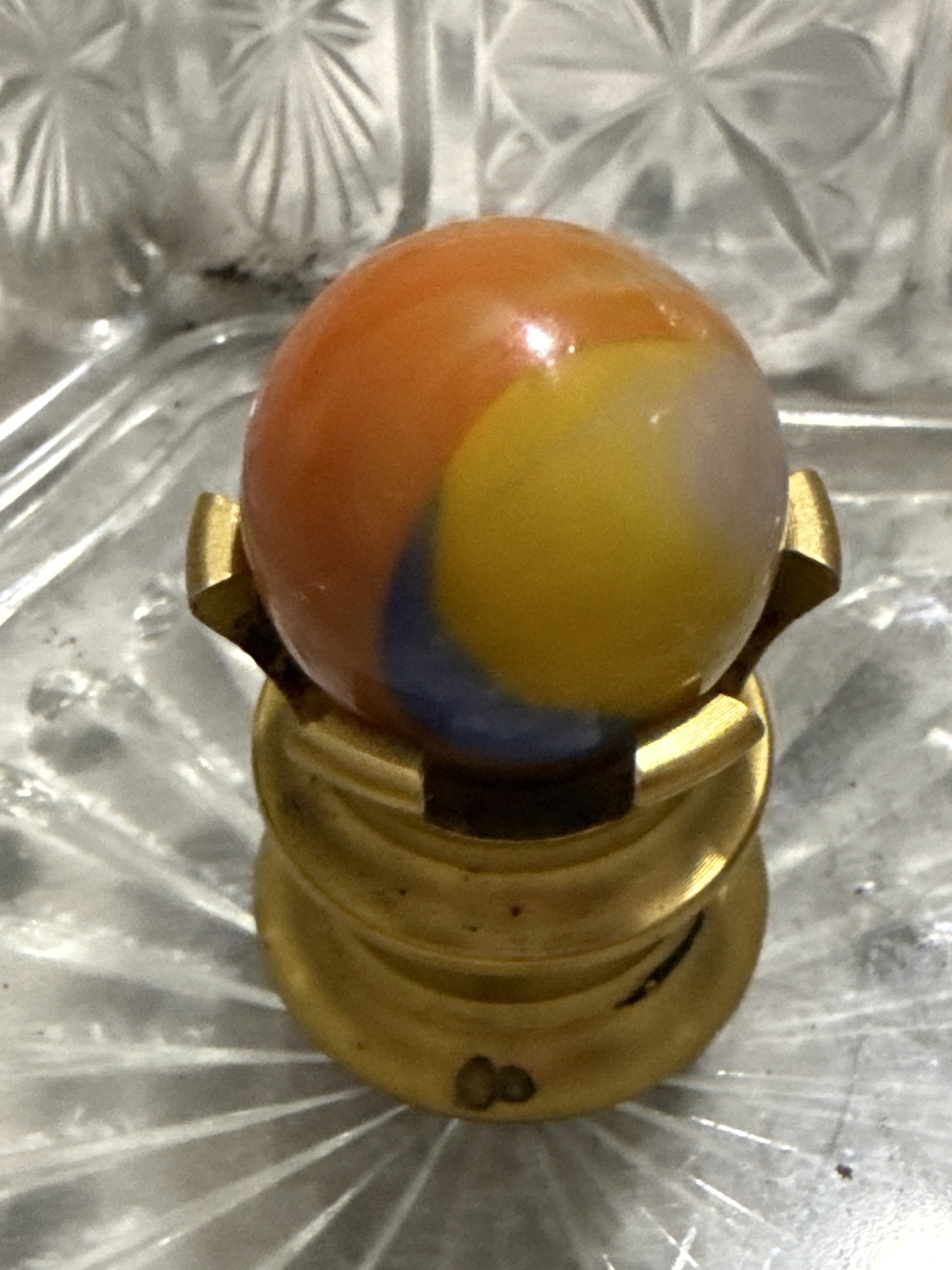 Ketchup and Mustard / Citrus Swirl by Peltier Glass Company, identification view