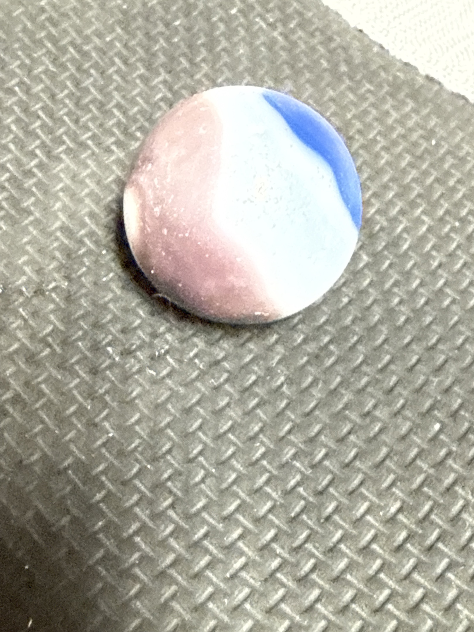 Tri-Color Patch by Akro Agate Company, identification view