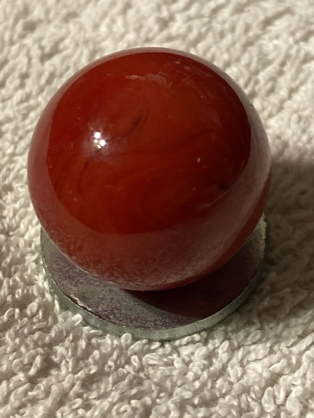 Red Slag by Akro Agate Company, identification view