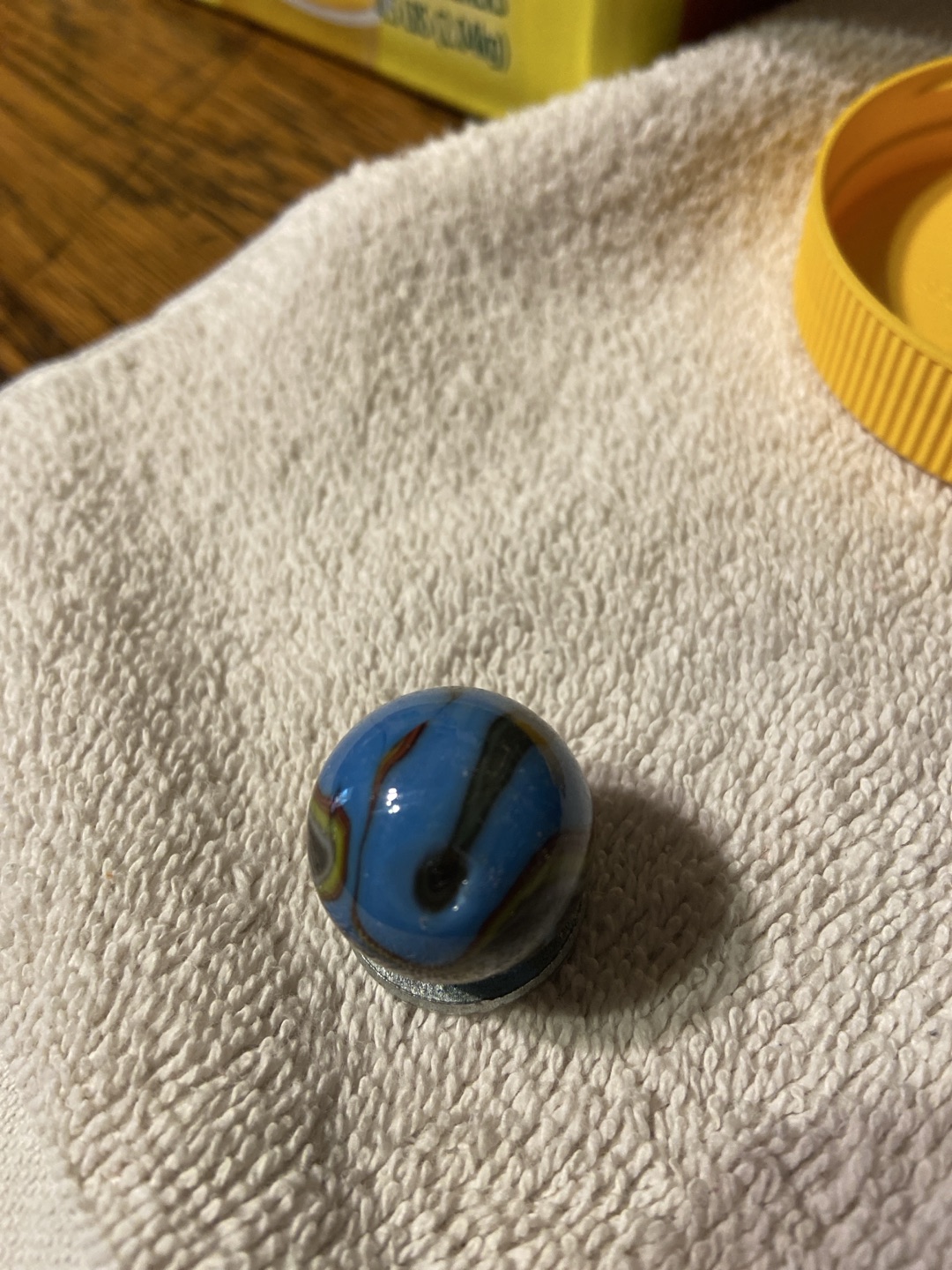 Tri-Color 'Superman' Palette by Akro Agate Company, identification view