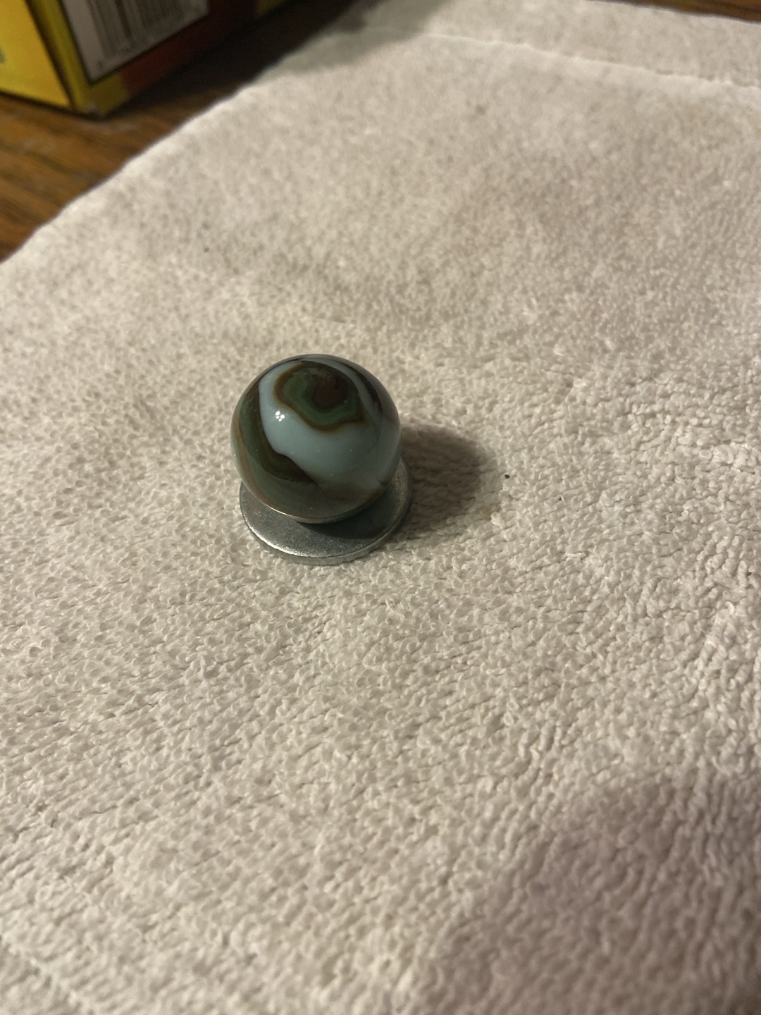 Aqua/Brown Moss Agate by Akro Agate Company, identification view