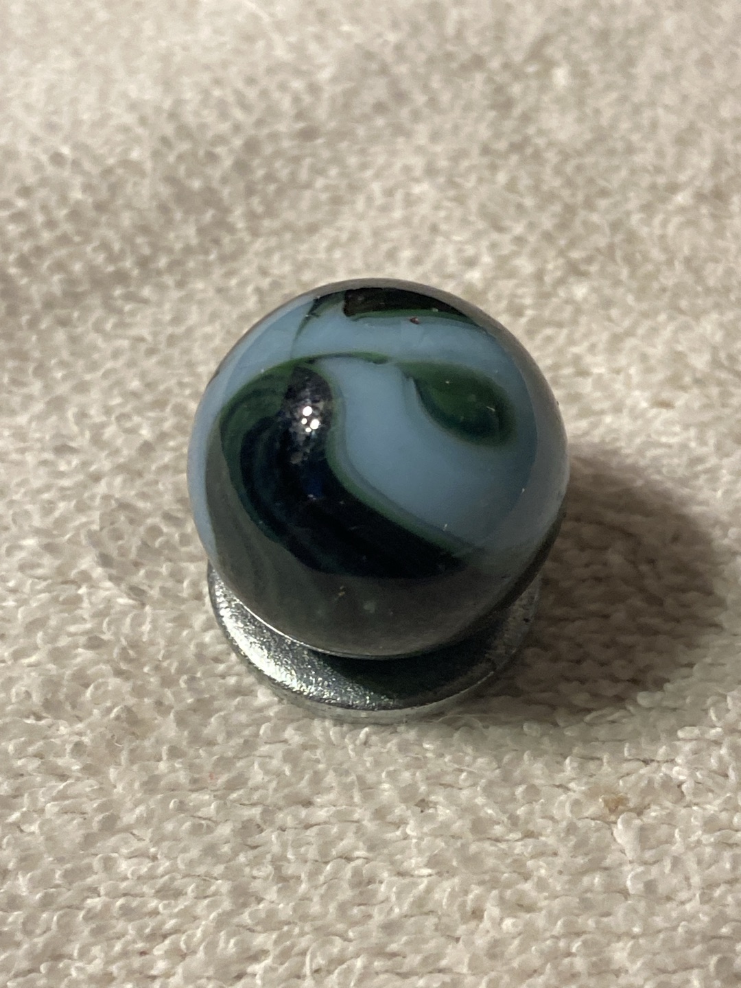 Black-Base Tri-Lite by Vitro Agate Company