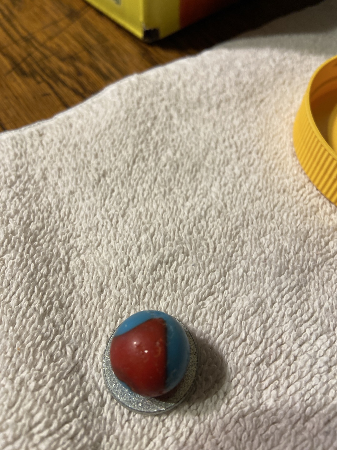 Red and Blue Patch by Akro Agate Company, identification view