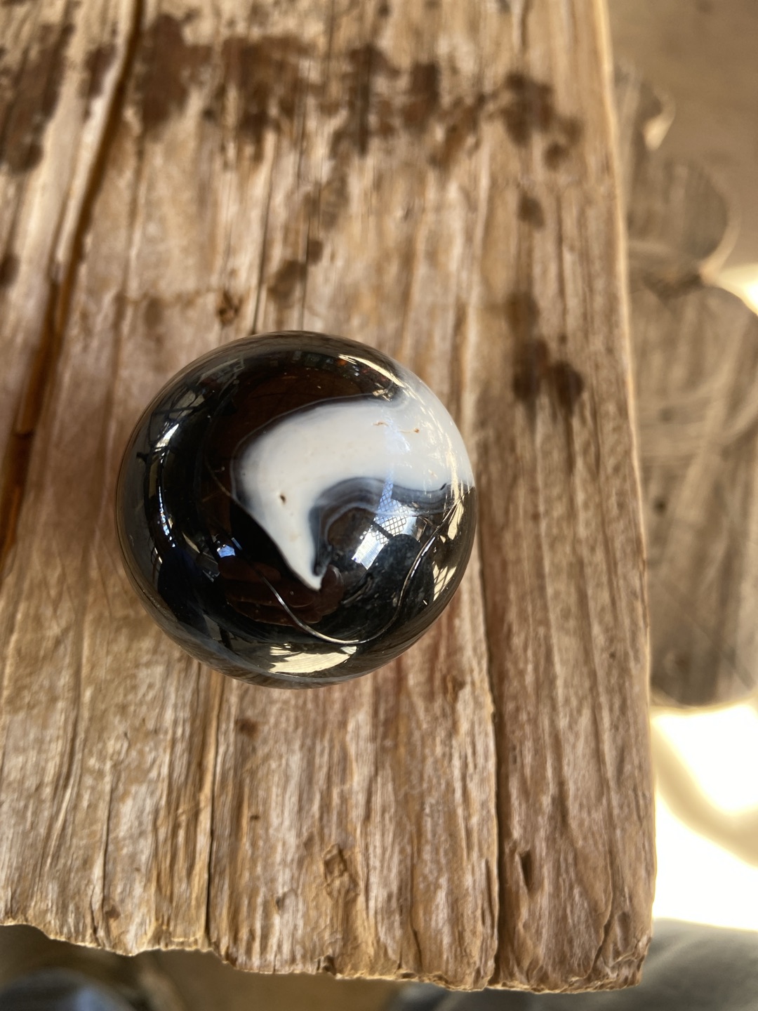 Black Slag by Akro Agate Company, identification view
