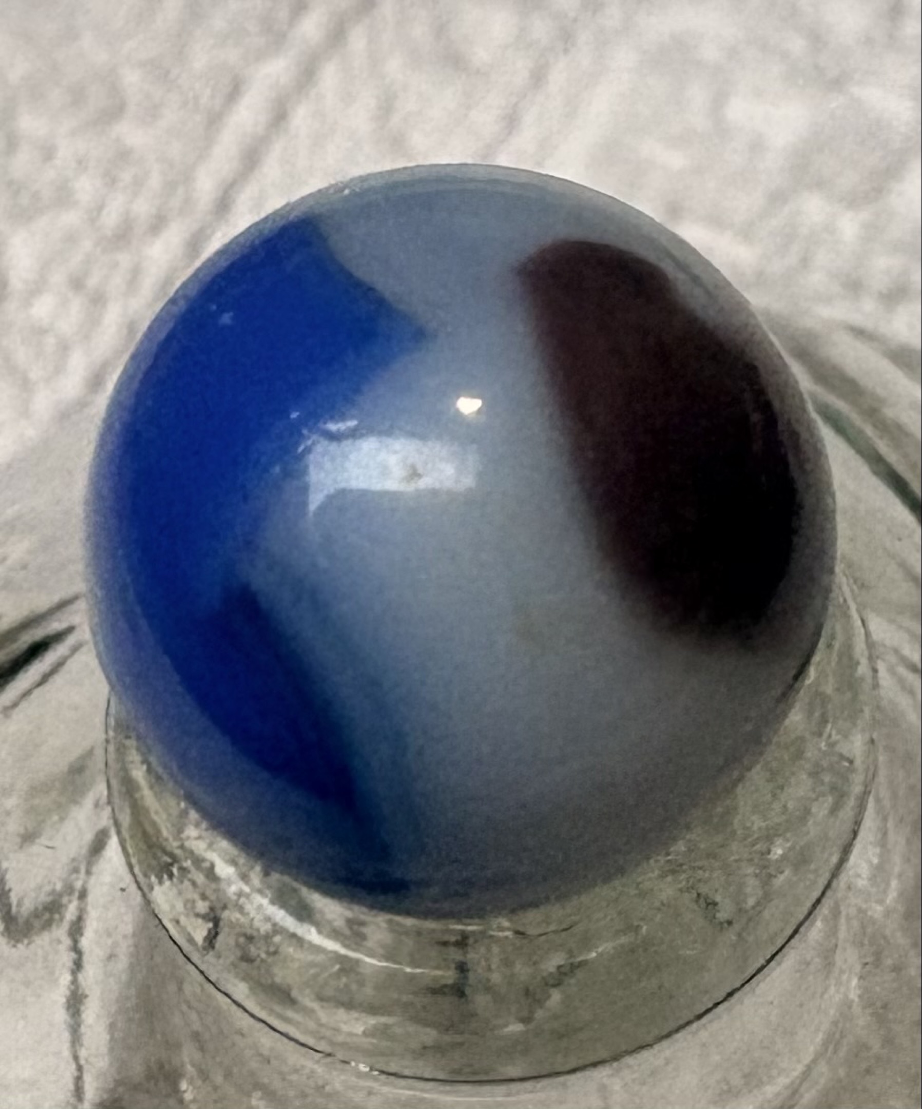 Blue and Oxblood Swirl by Alley Agate, identification view
