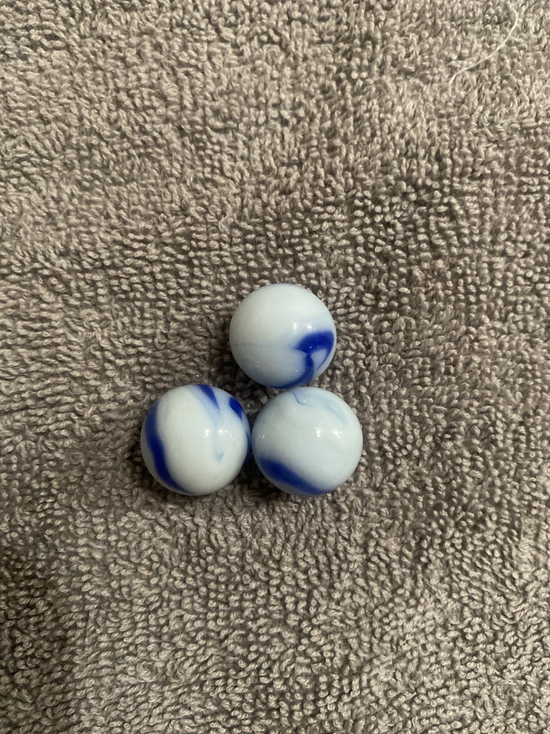 Blue and White Swirl by Vitro Agate, identification view