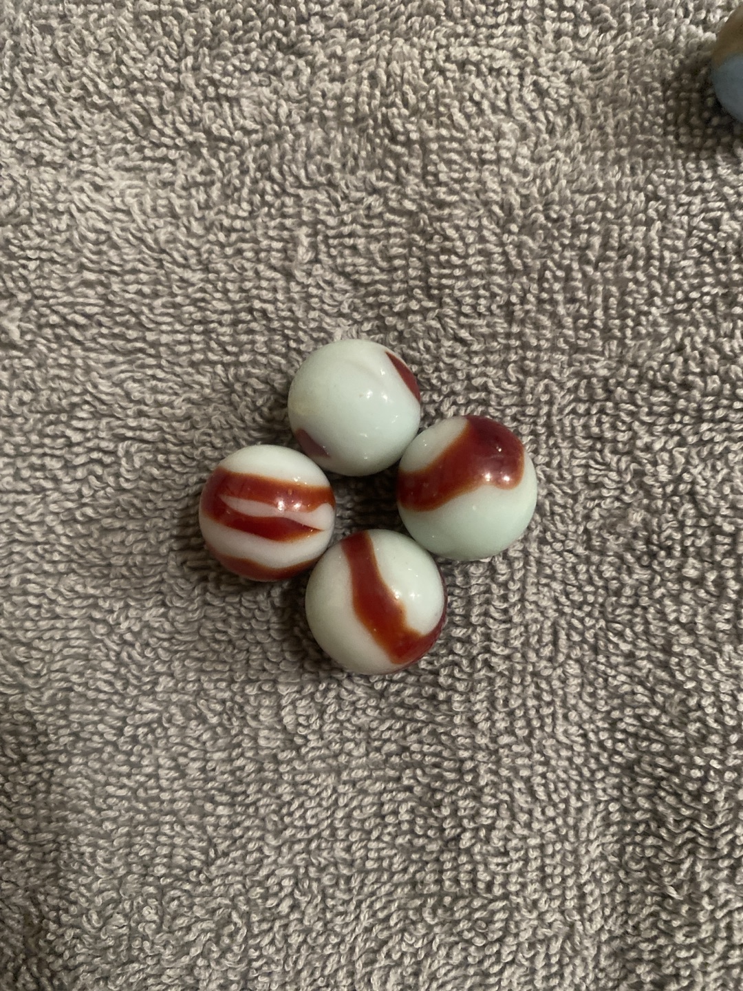 Red and White Conqueror Patch - Cherry by Vitro Agate, identification view