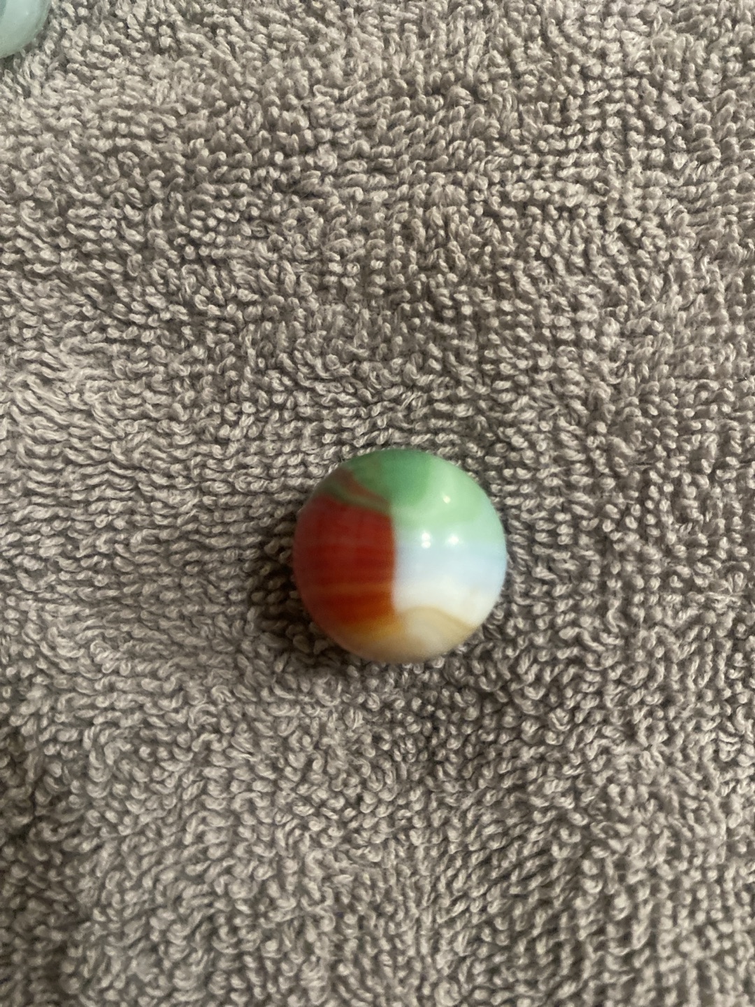 Parrot by Akro Agate, identification view