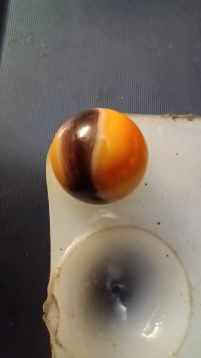Brownie Patch by Akro Agate, identification view