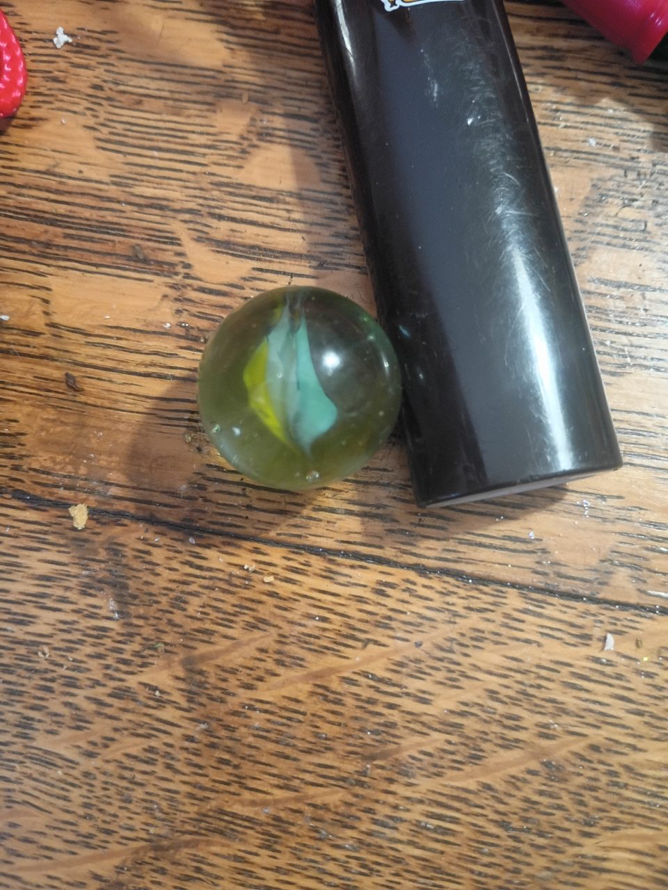 Avocado Green Cat's Eye by Vitro Agate, identification view