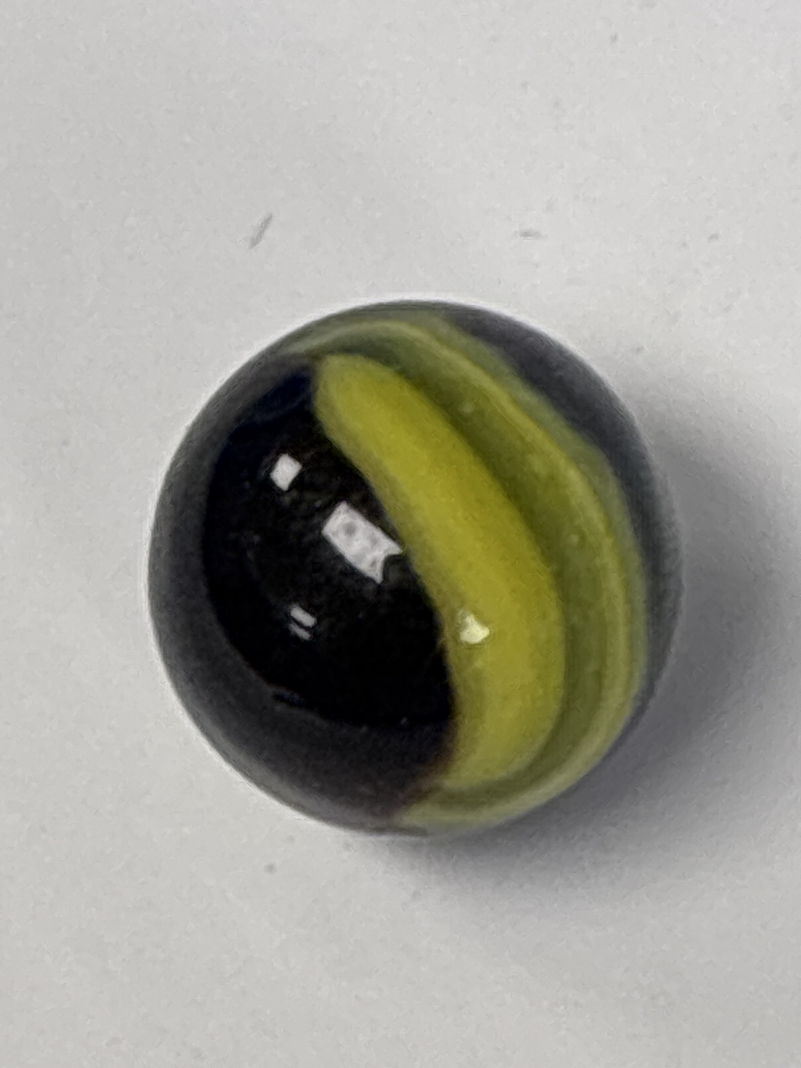 Limeade / Green Onyx by Peltier Glass Company, identification view